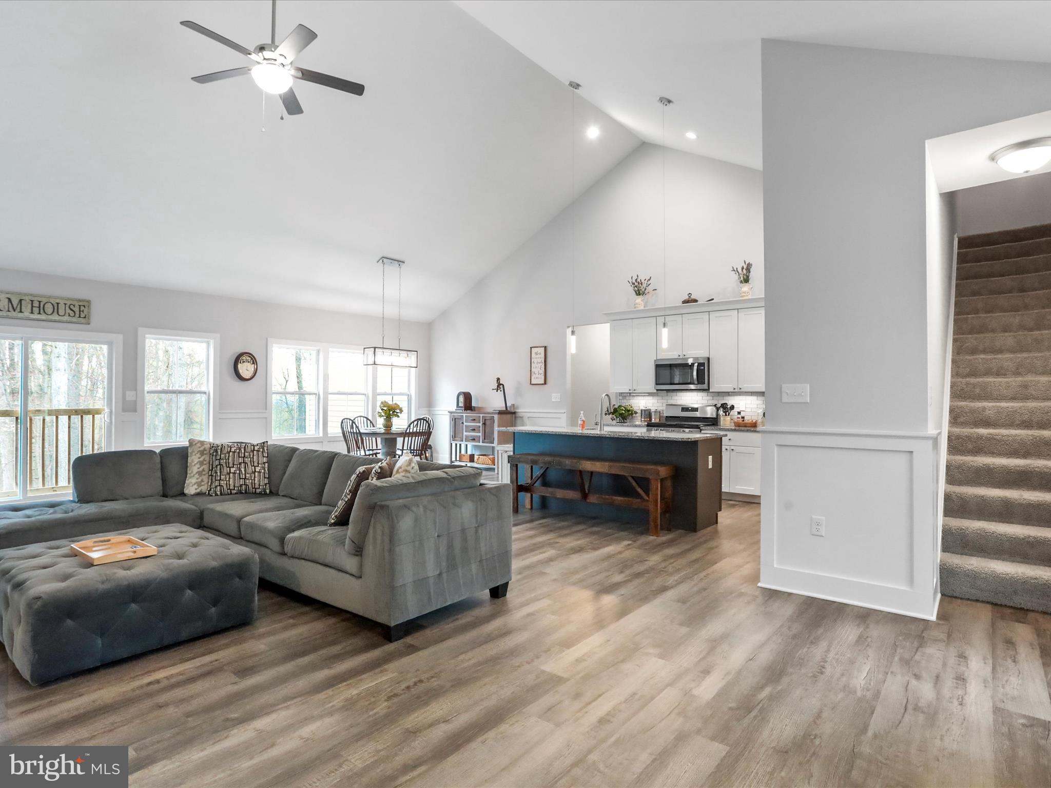 LAKE FOREST ESTATES - Residential