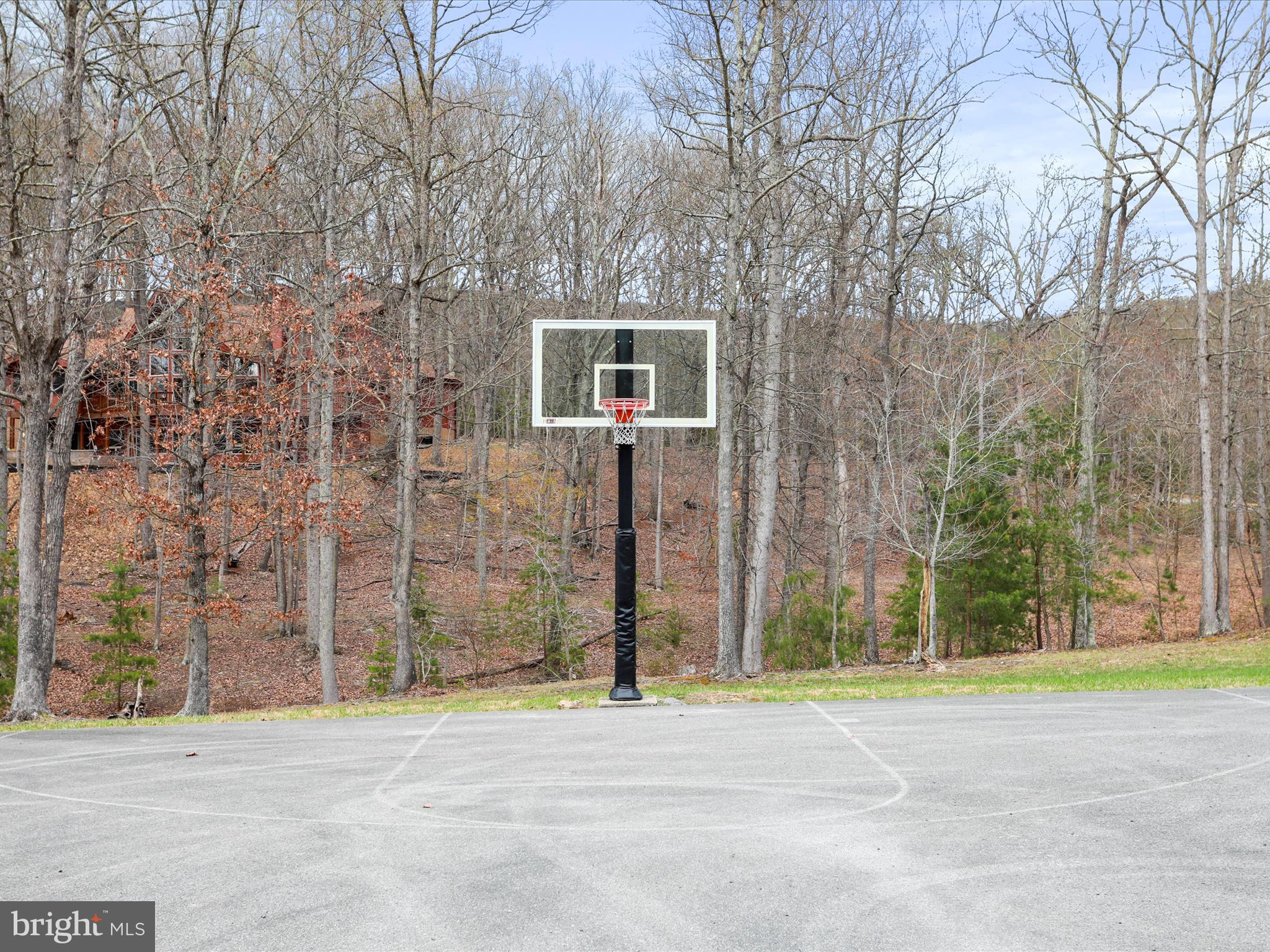 LAKE FOREST ESTATES - Residential