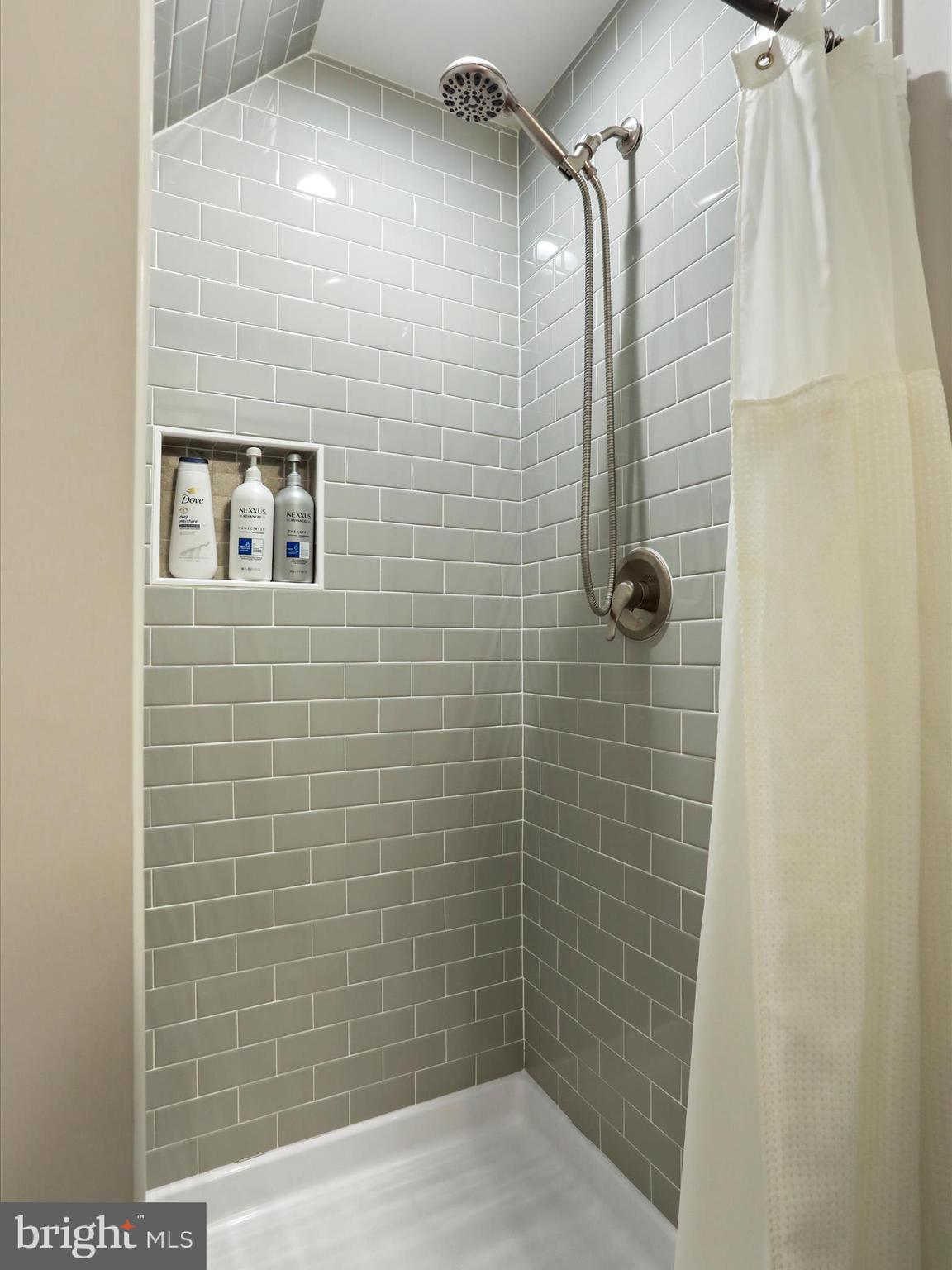 LAKE FOREST ESTATES - Residential