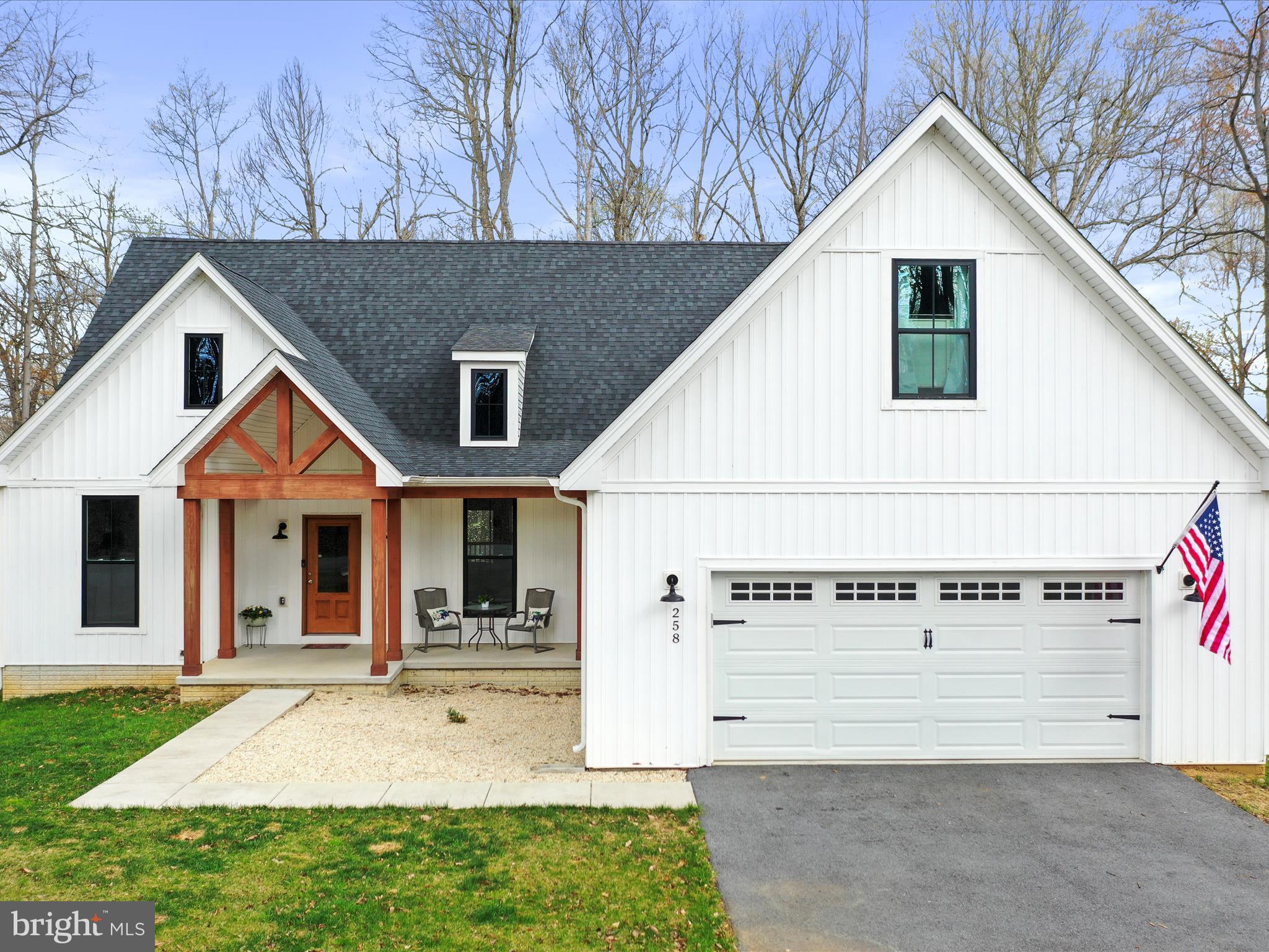 LAKE FOREST ESTATES - Residential