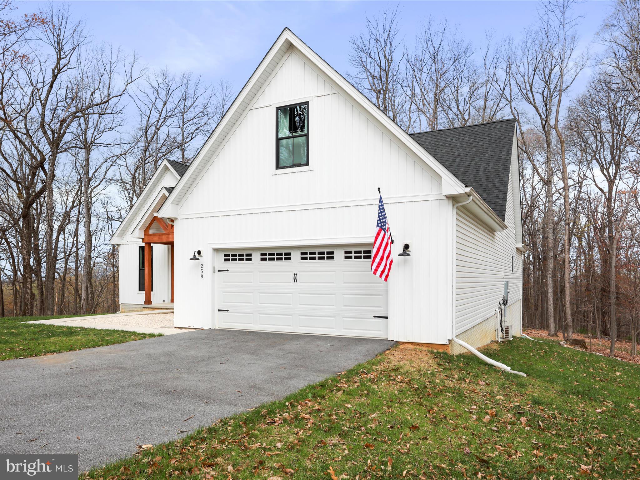 LAKE FOREST ESTATES - Residential