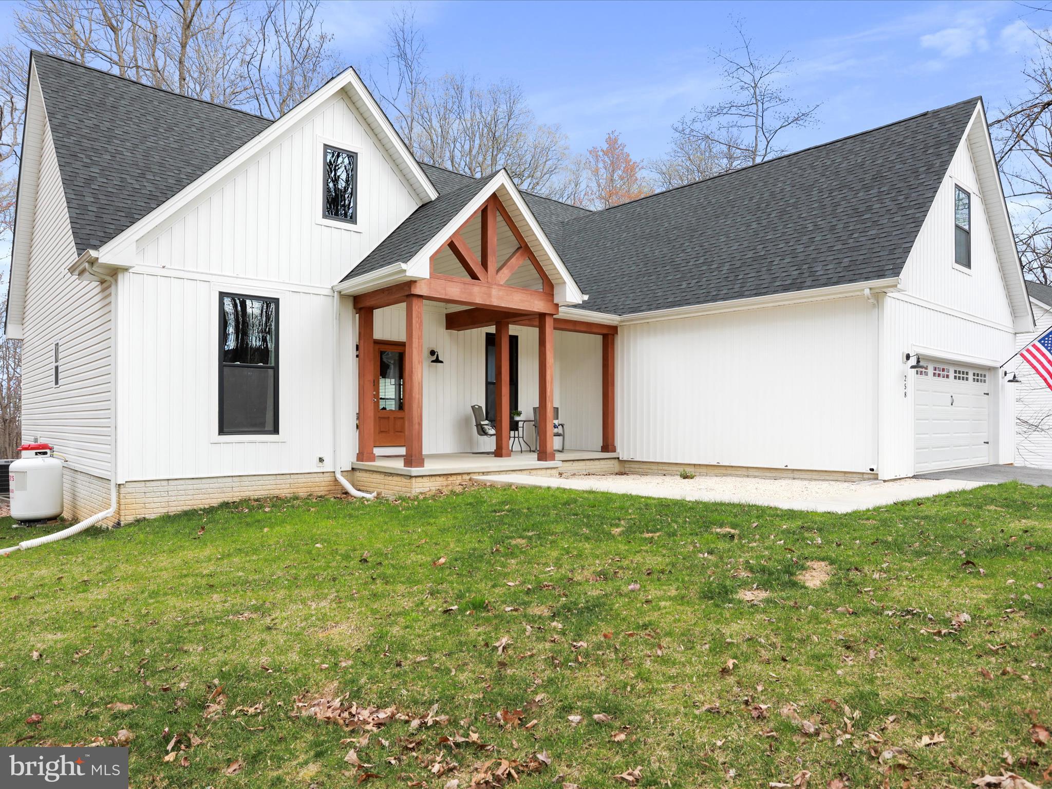 LAKE FOREST ESTATES - Residential