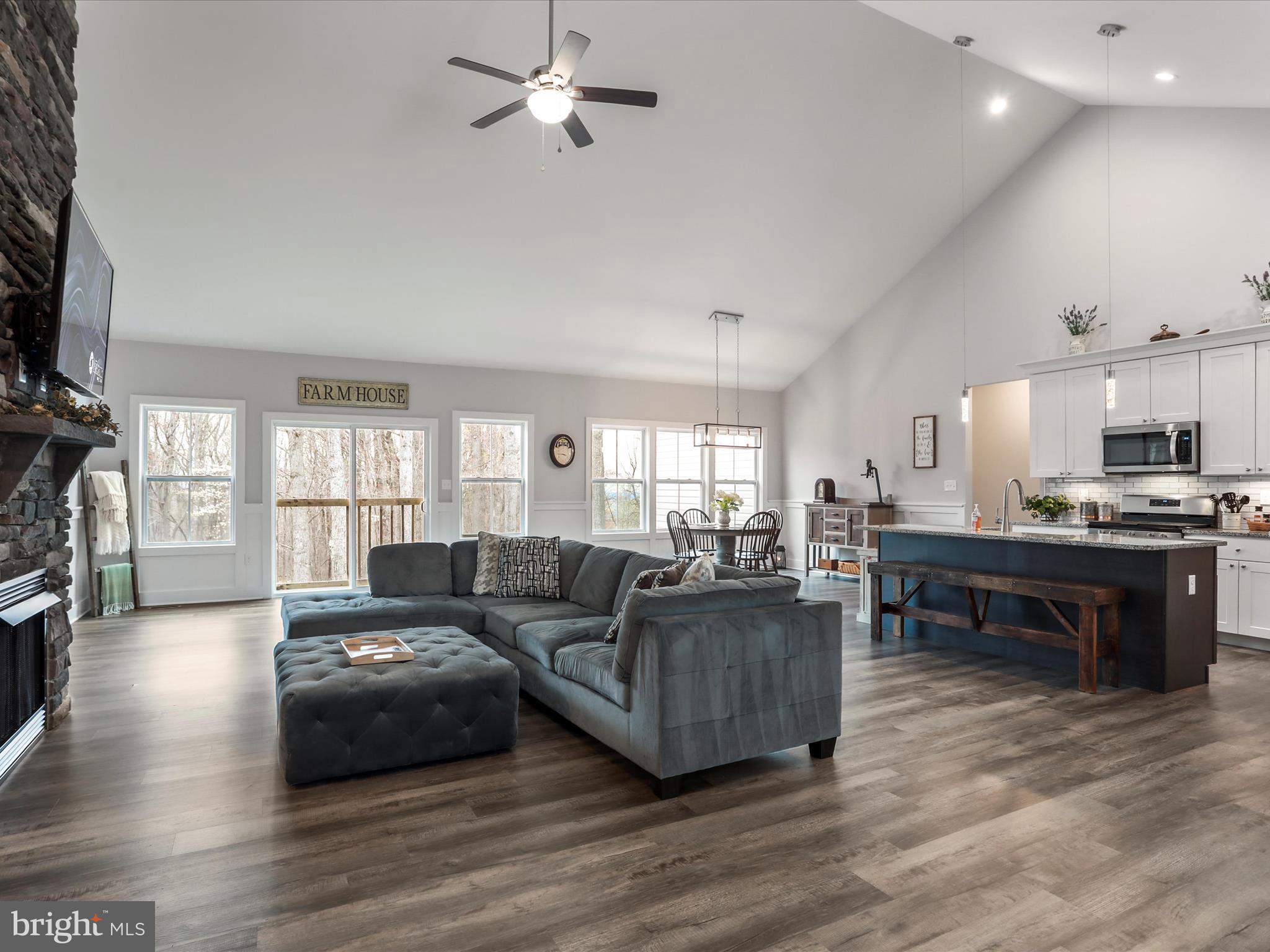 LAKE FOREST ESTATES - Residential