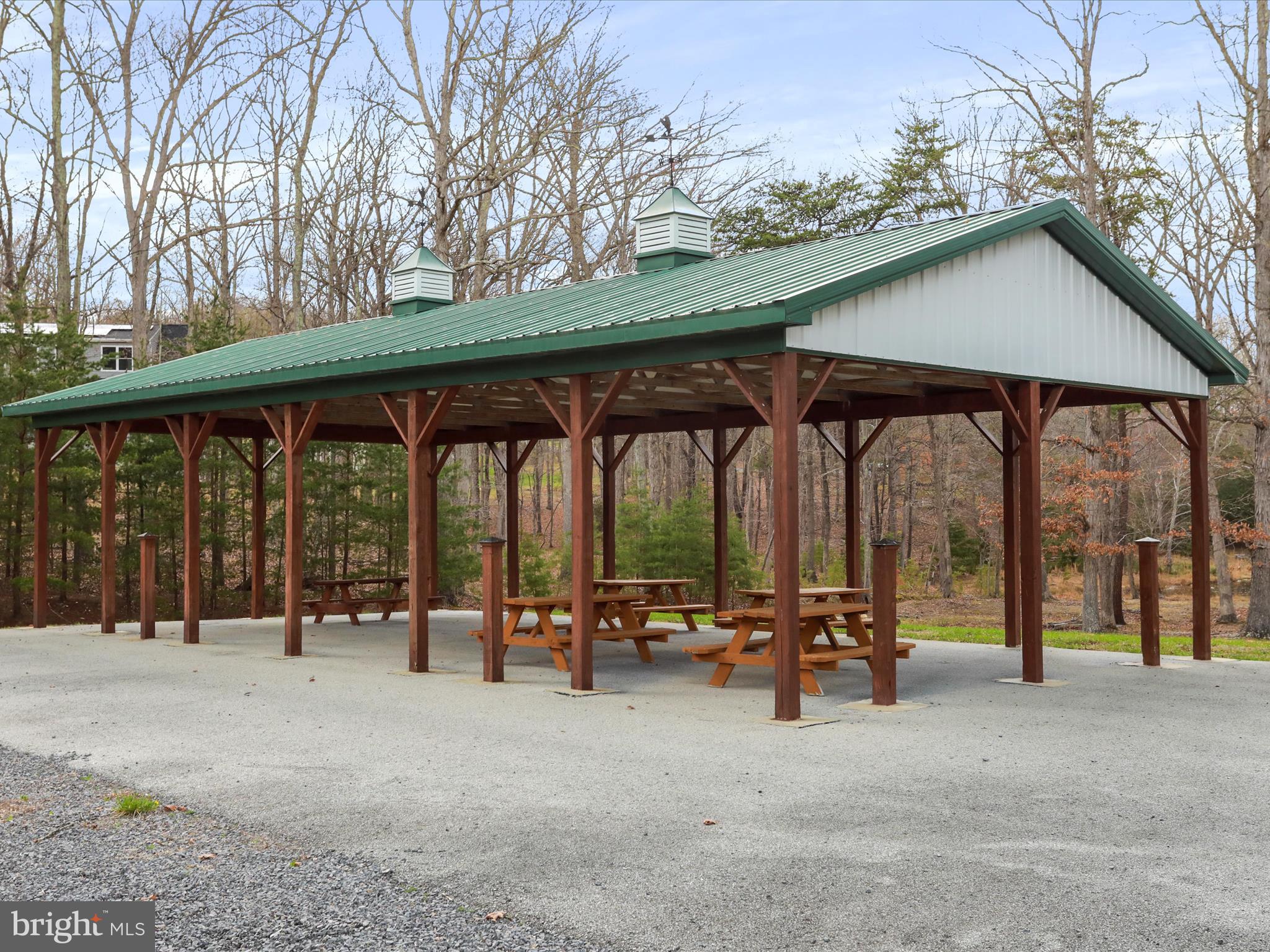 LAKE FOREST ESTATES - Residential