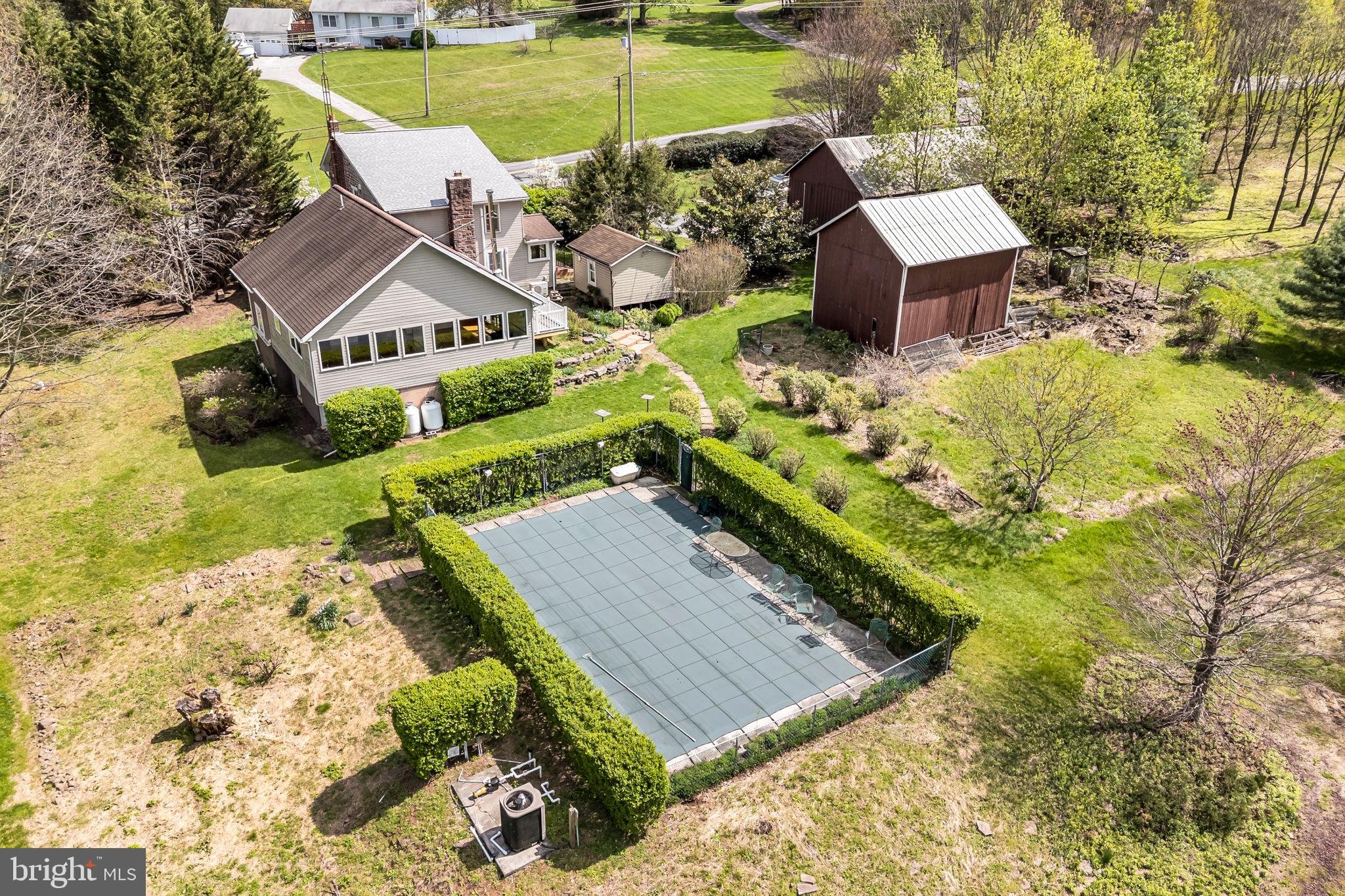 525 ANDERSONTOWN ROAD