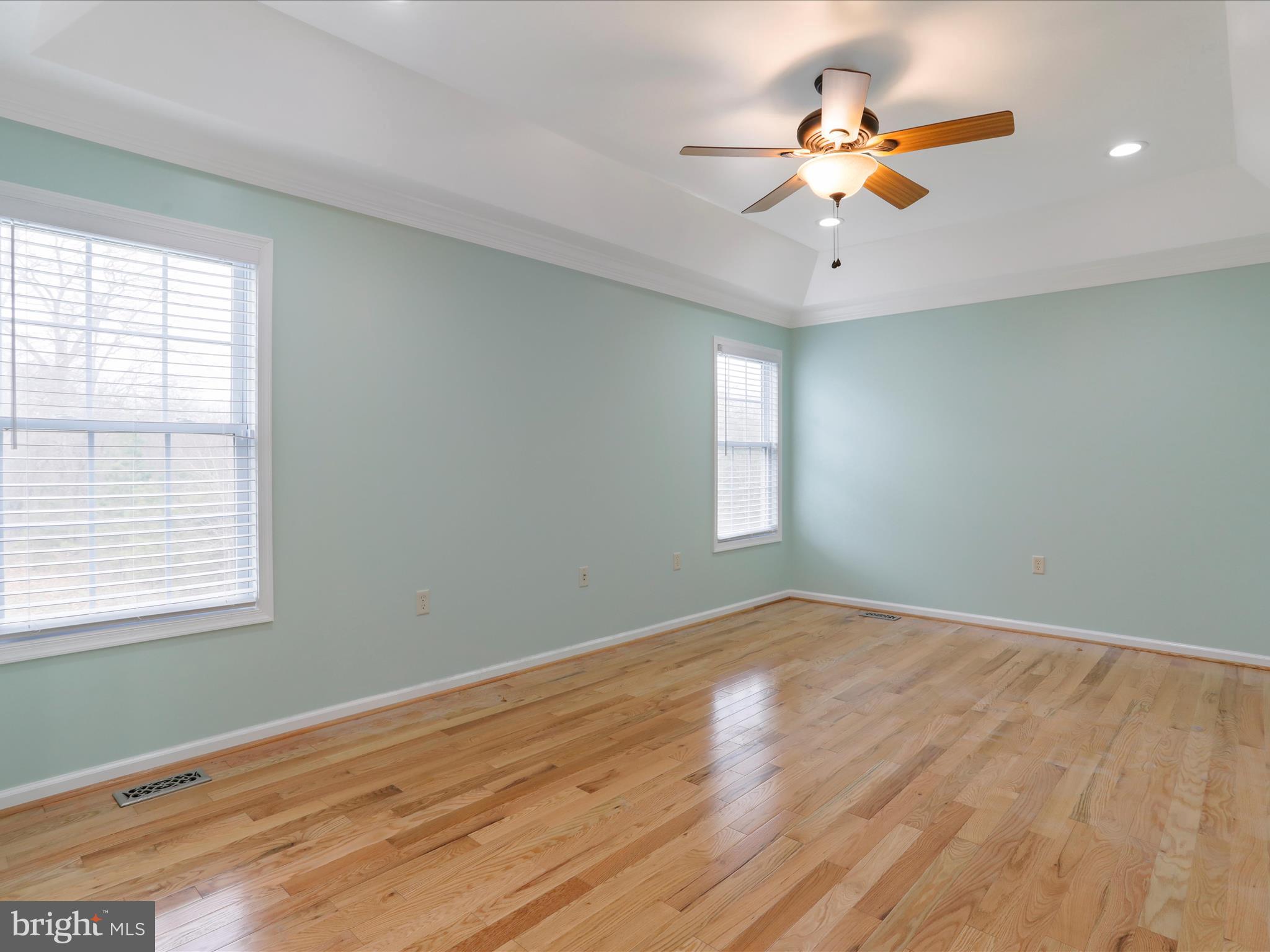 FAIRVIEW OAKS - Residential