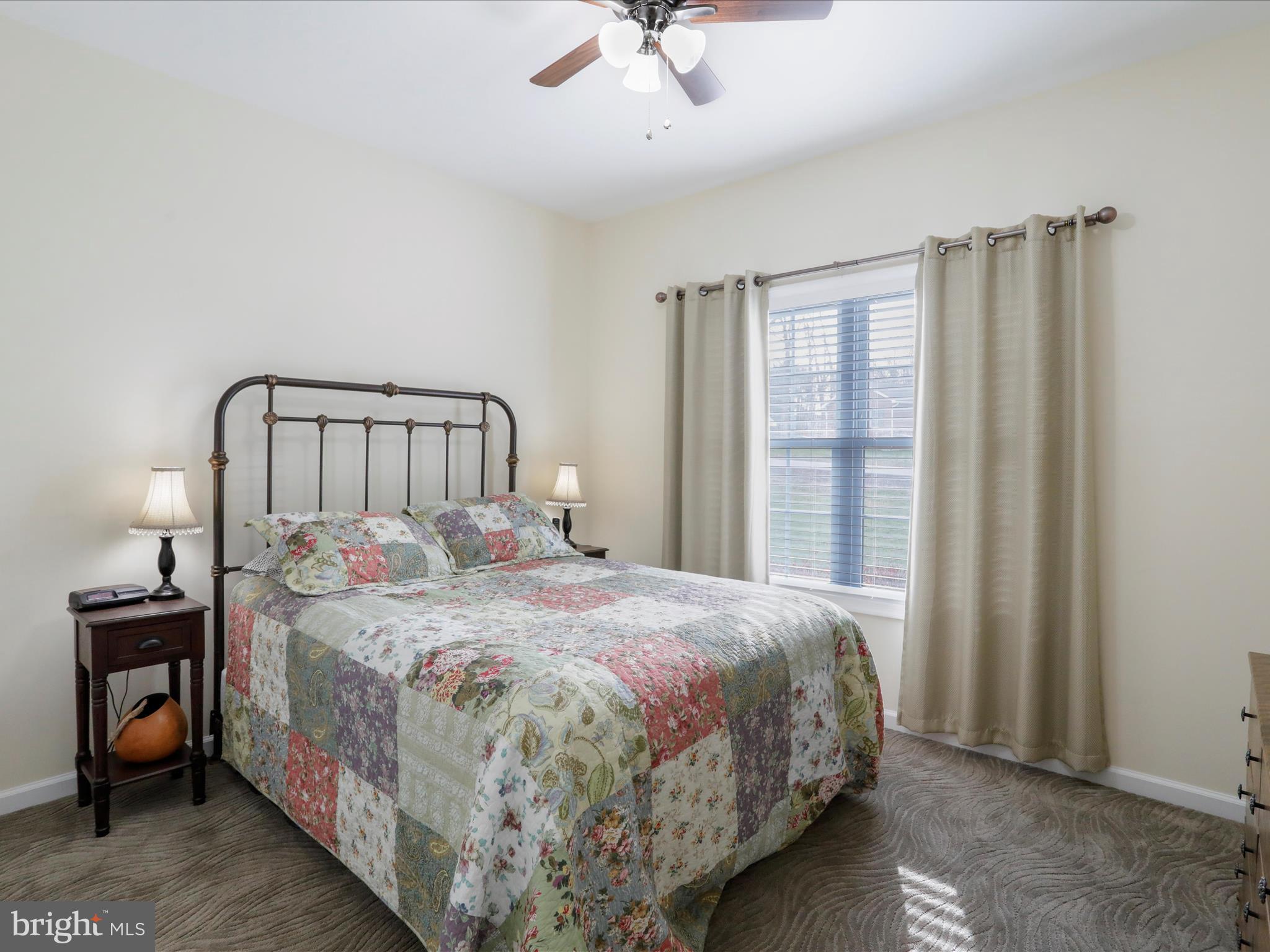 FAIRVIEW OAKS - Residential