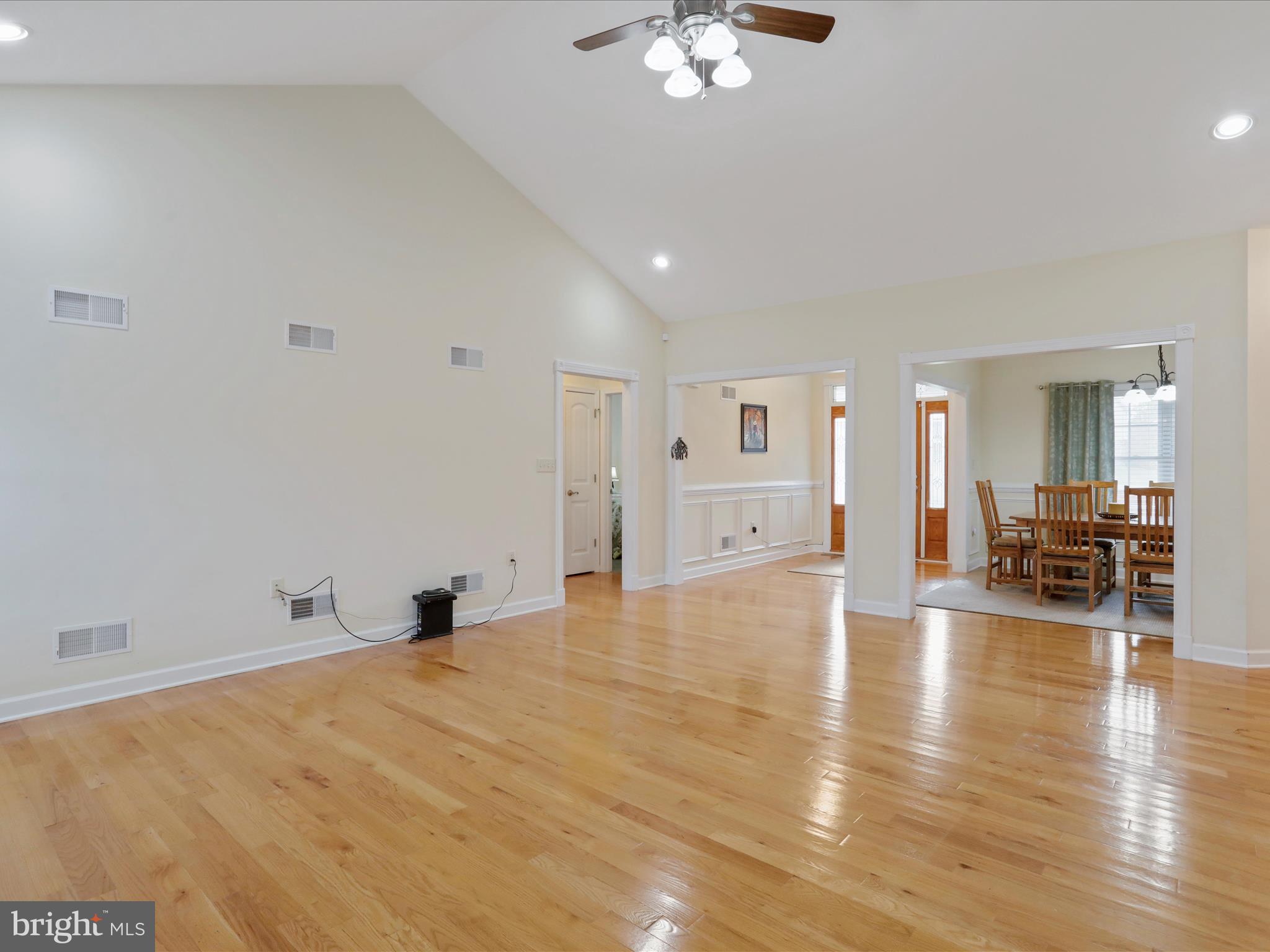 FAIRVIEW OAKS - Residential