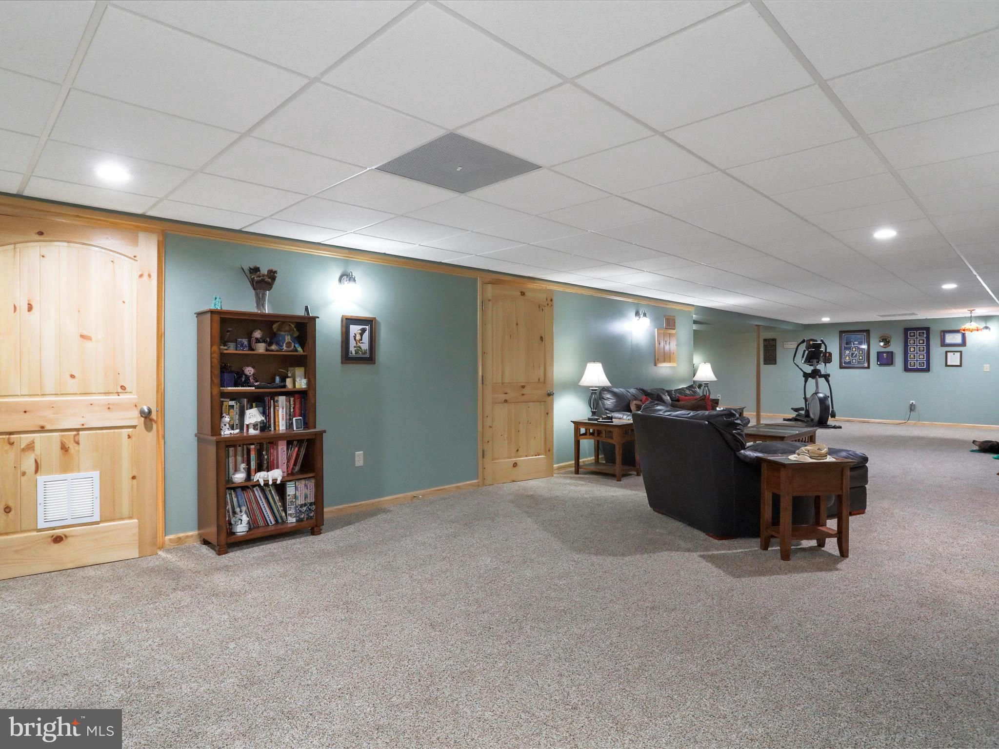 FAIRVIEW OAKS - Residential