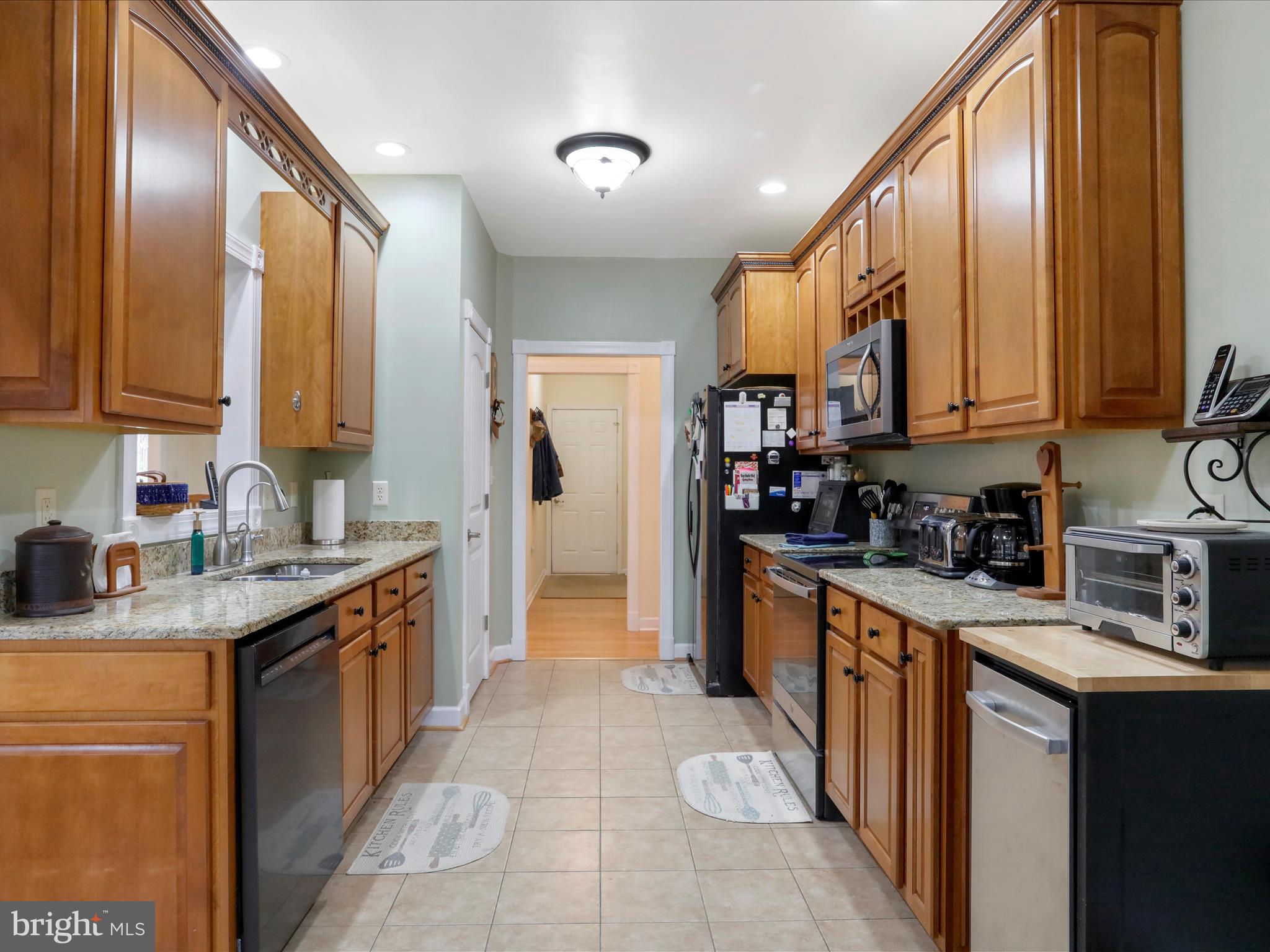 FAIRVIEW OAKS - Residential