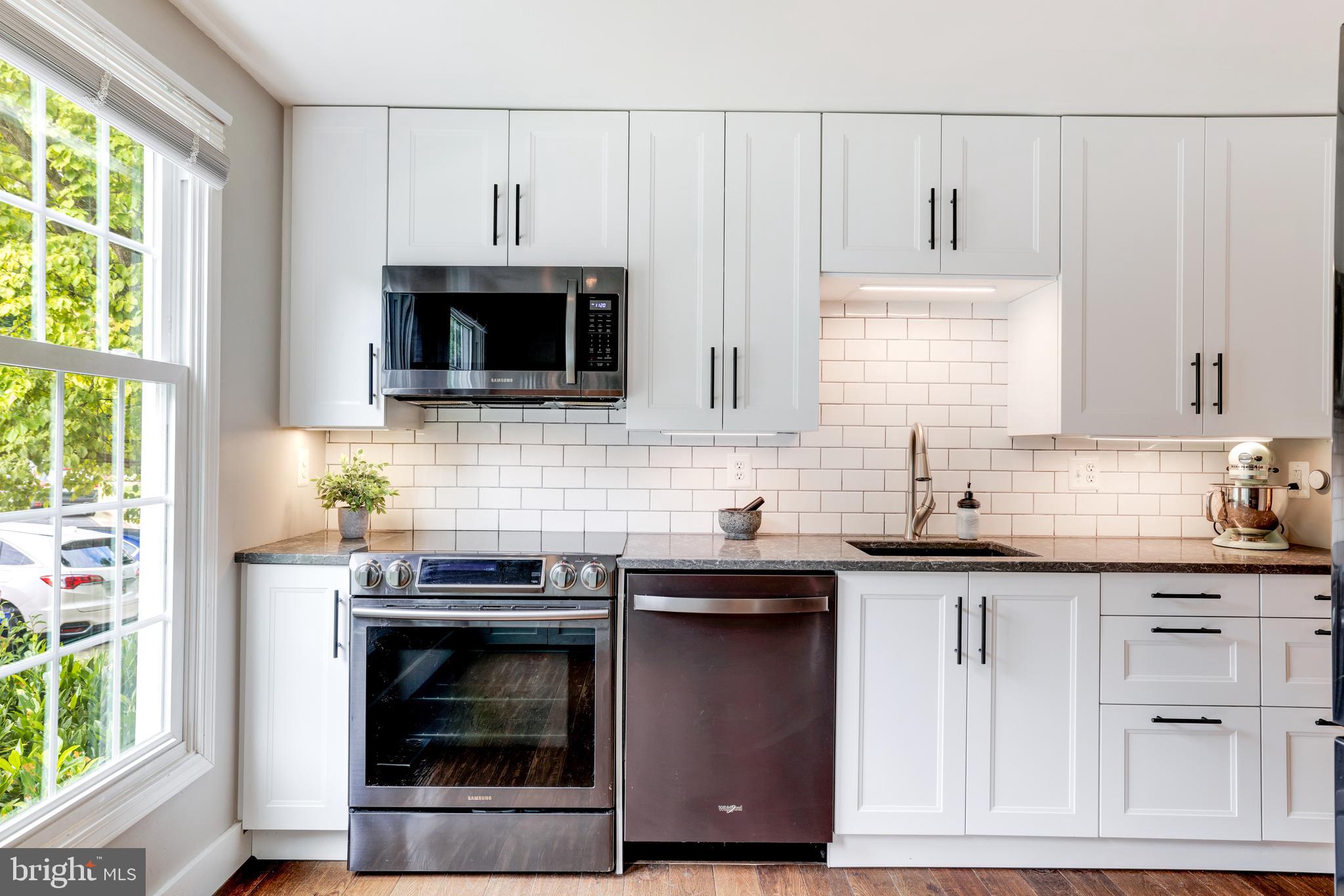 RESTON - Residential