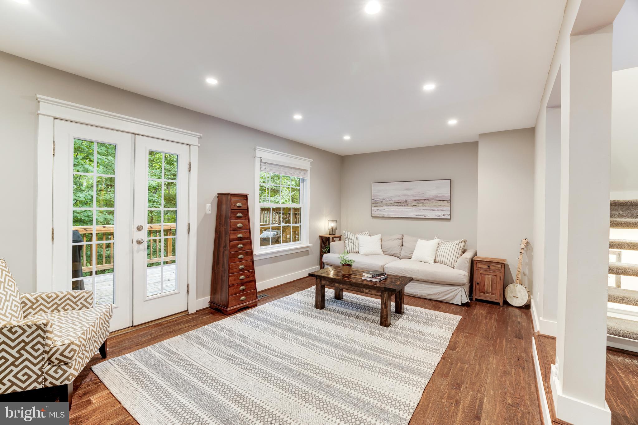 RESTON - Residential