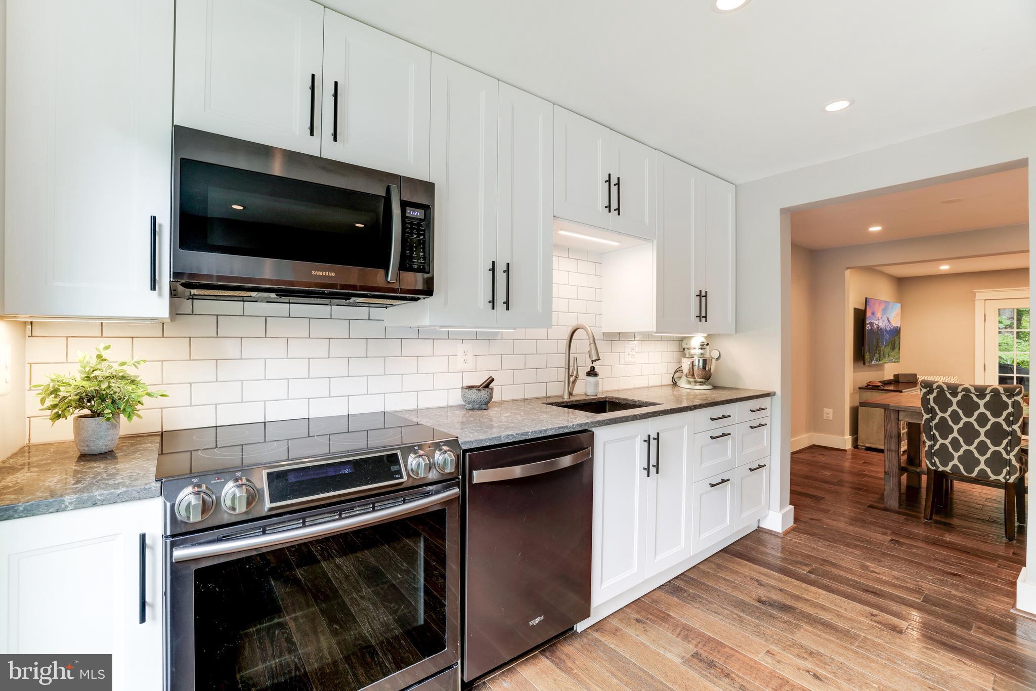 RESTON - Residential