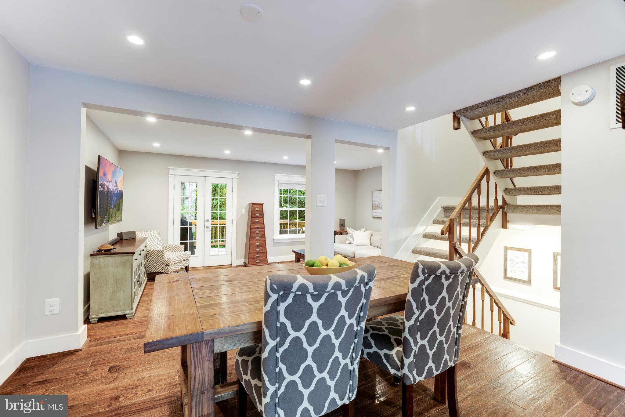 RESTON - Residential