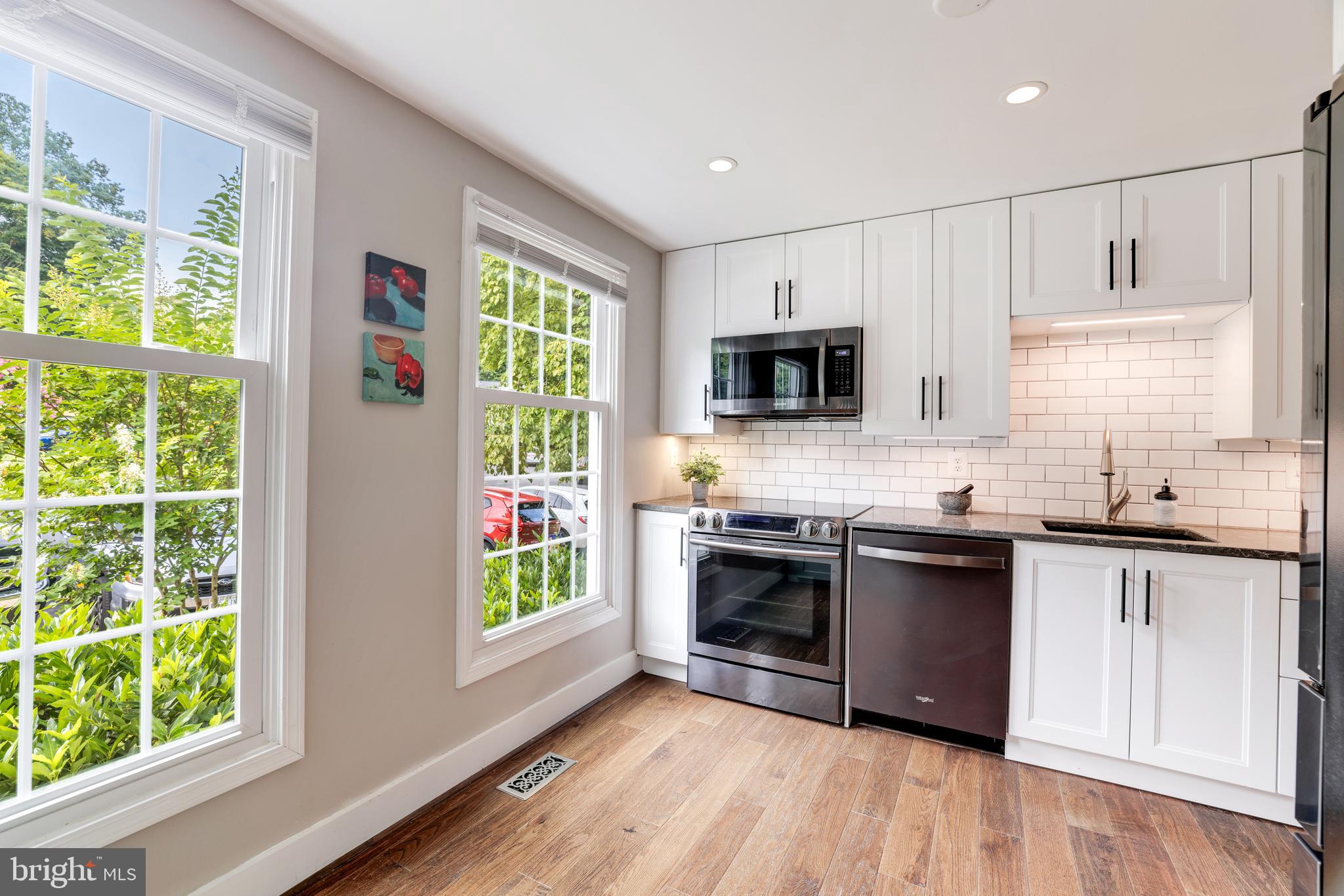 RESTON - Residential