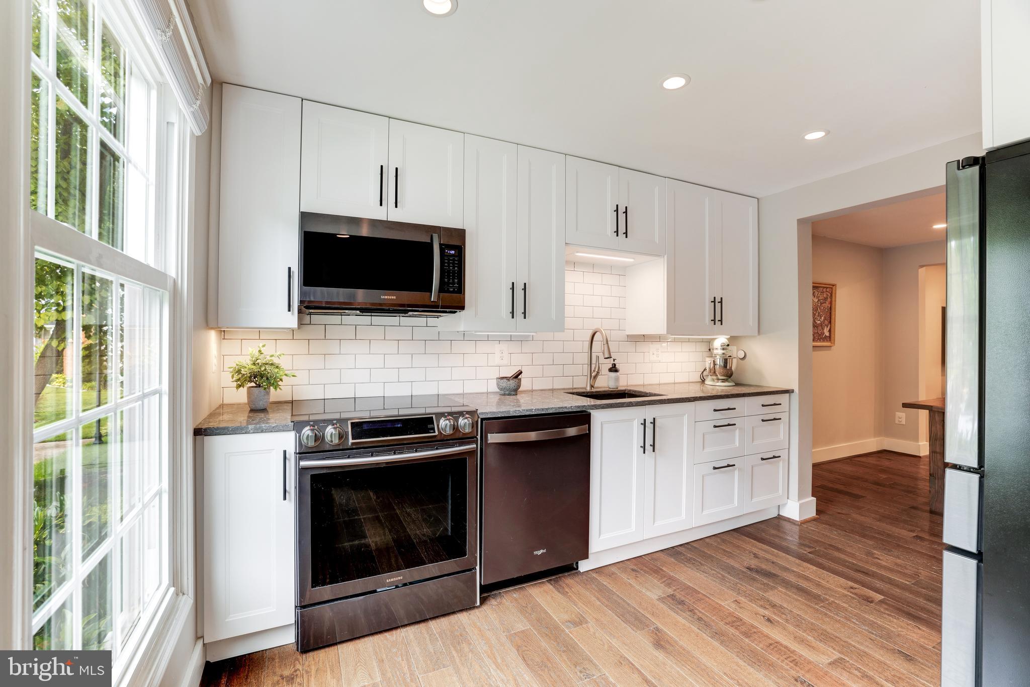 RESTON - Residential