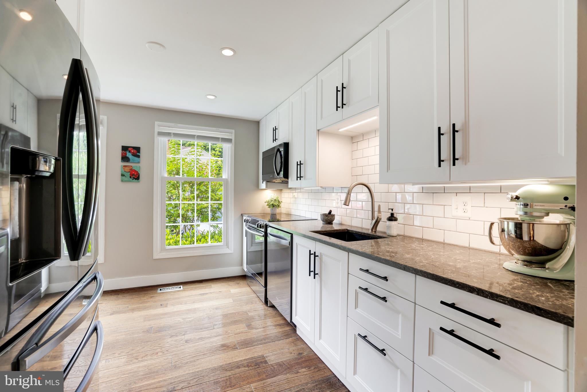 RESTON - Residential