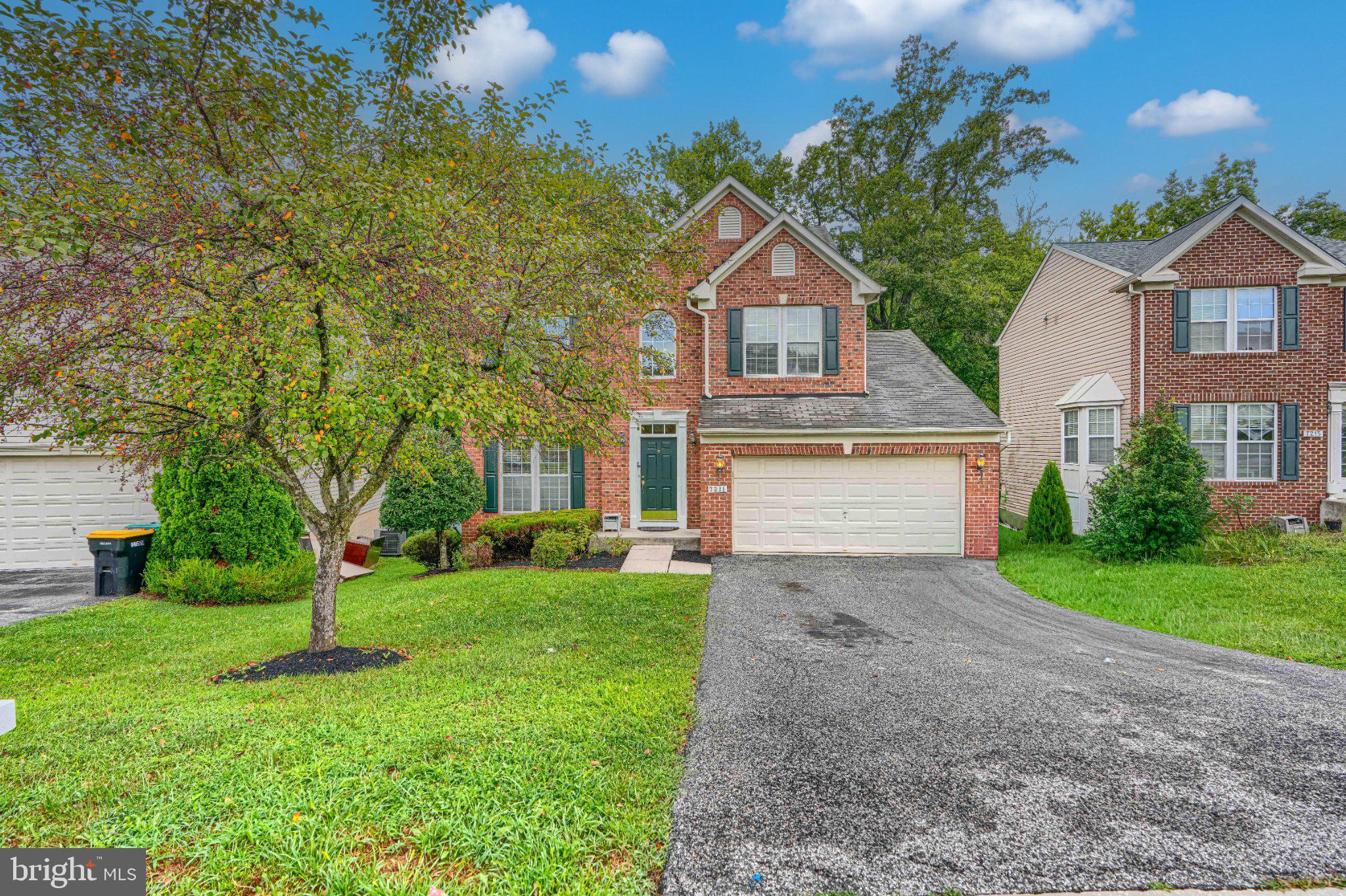 7211 LYNDSEY WAY