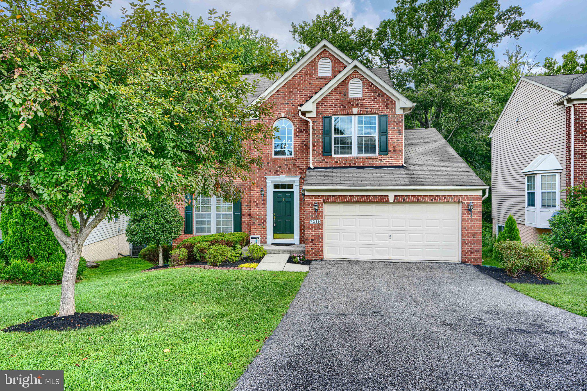 7211 LYNDSEY WAY