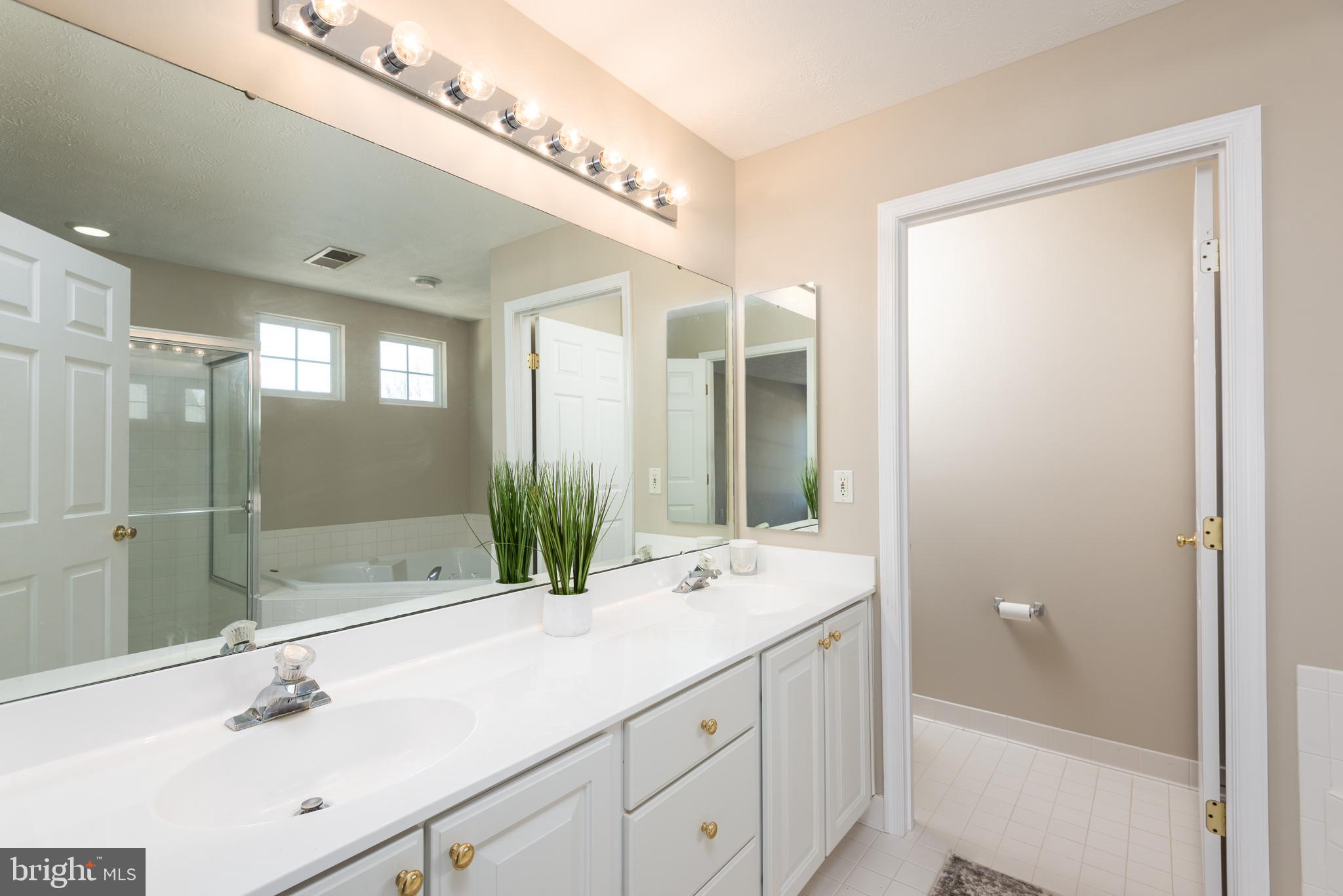 NORTH BROOK - Residential