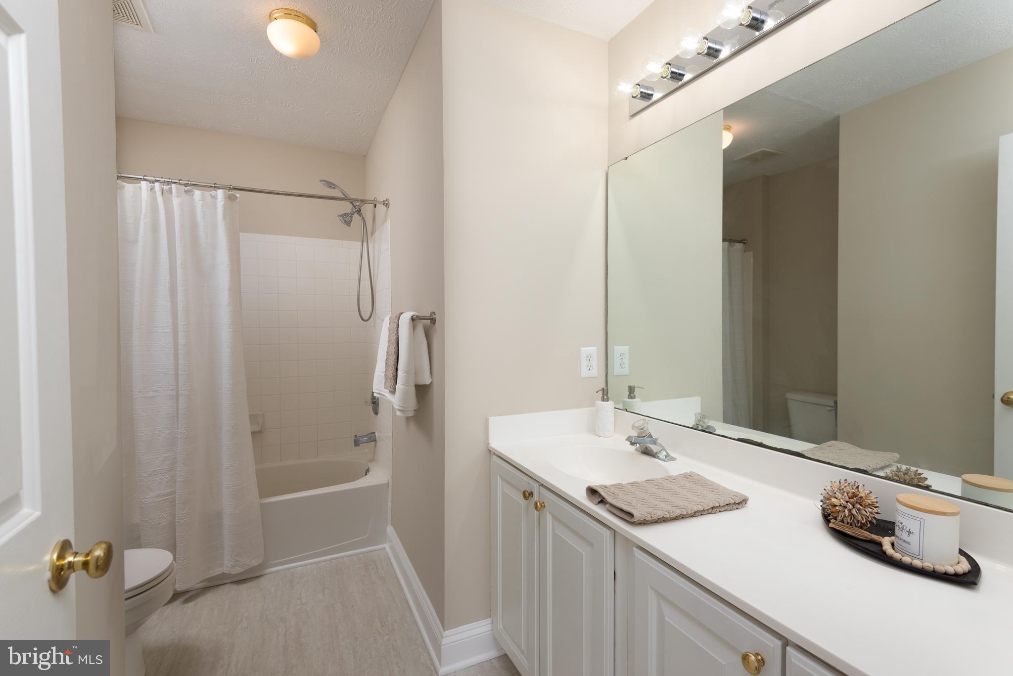 NORTH BROOK - Residential