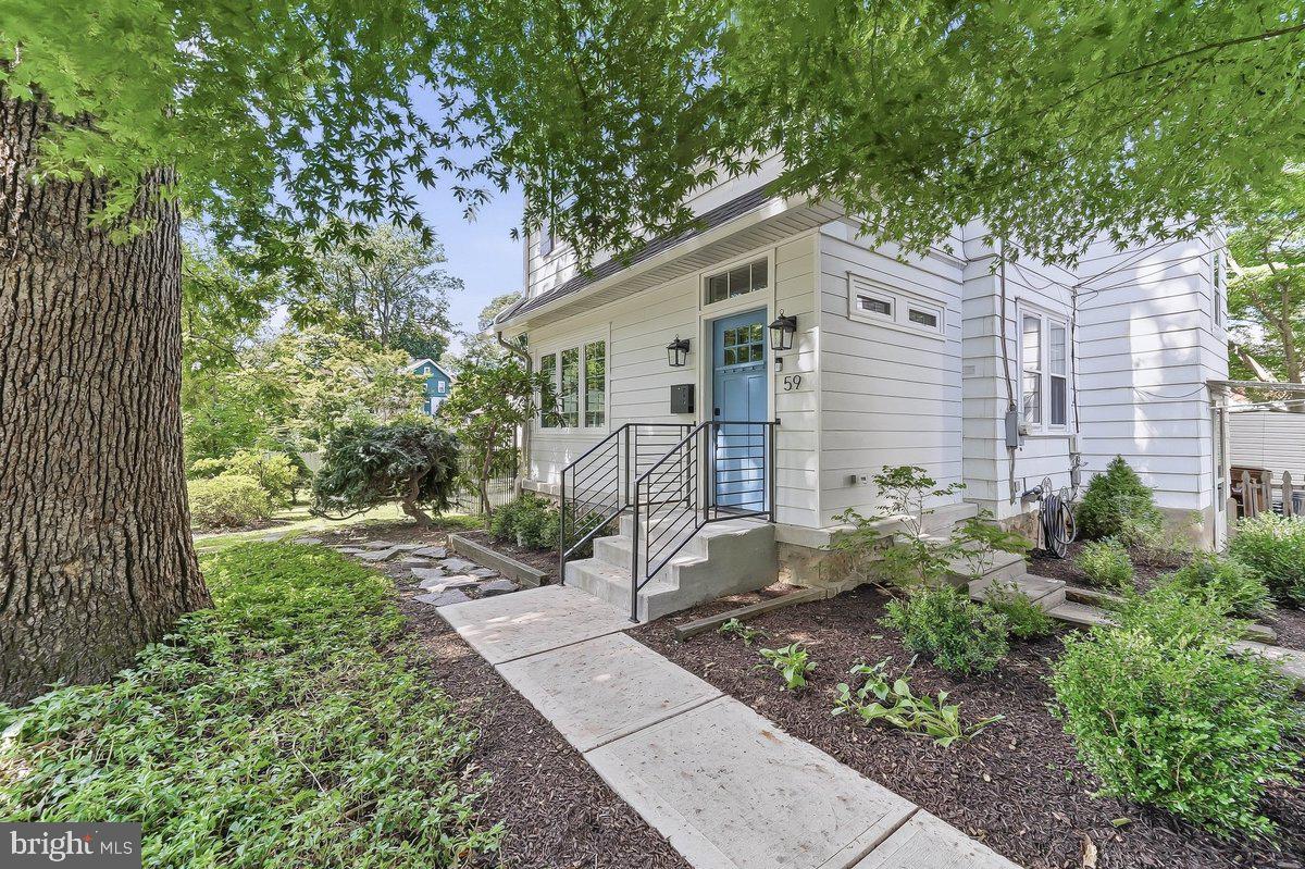 59 W STEWART AVENUE