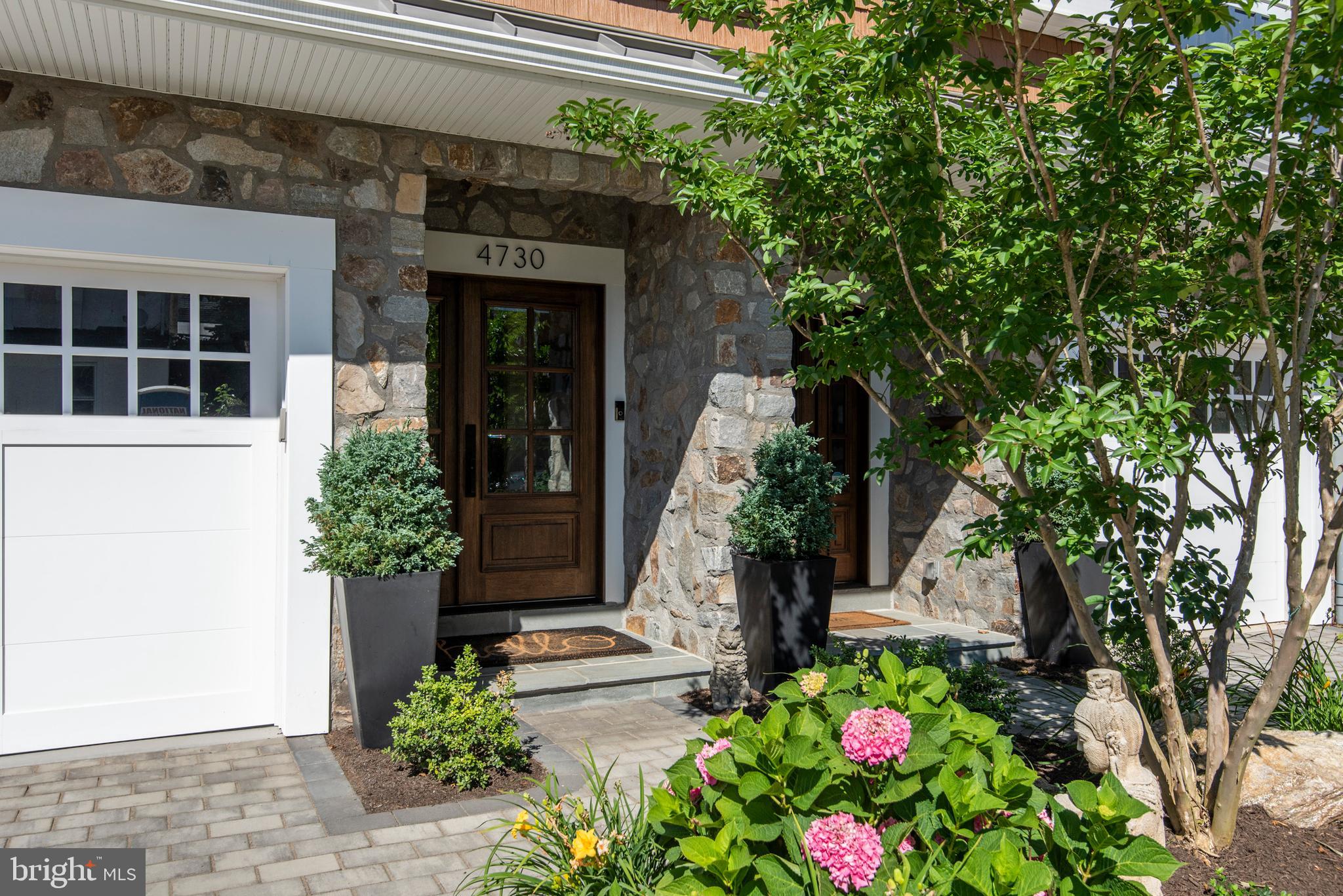 ROXBOROUGH - Residential