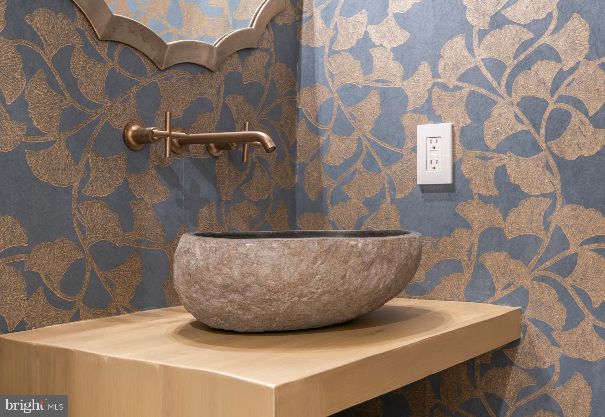 ROXBOROUGH - Residential