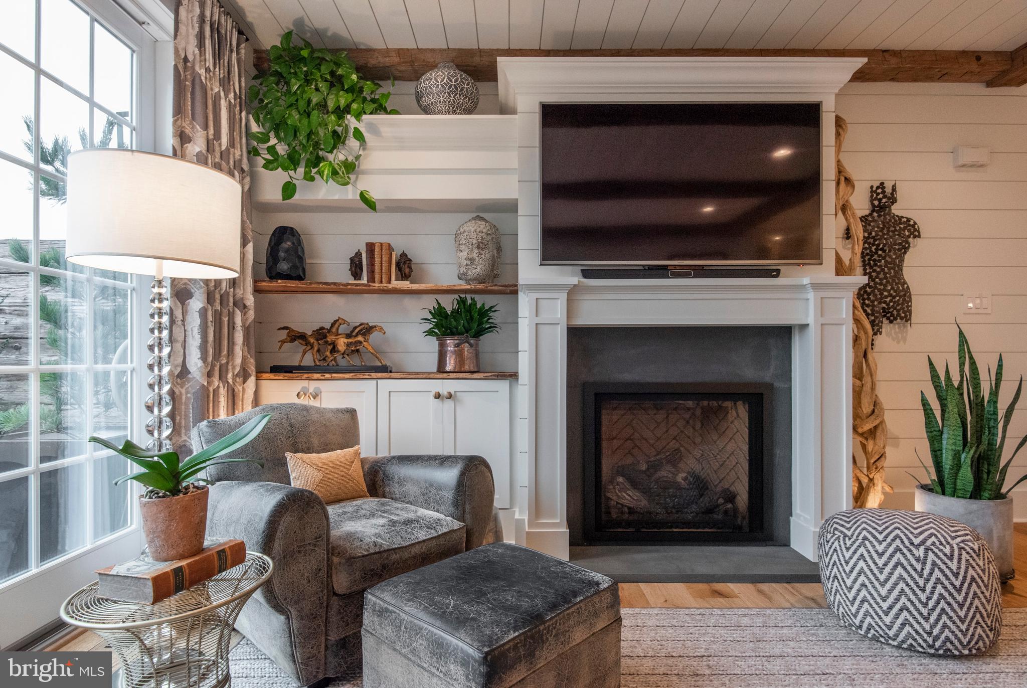 ROXBOROUGH - Residential