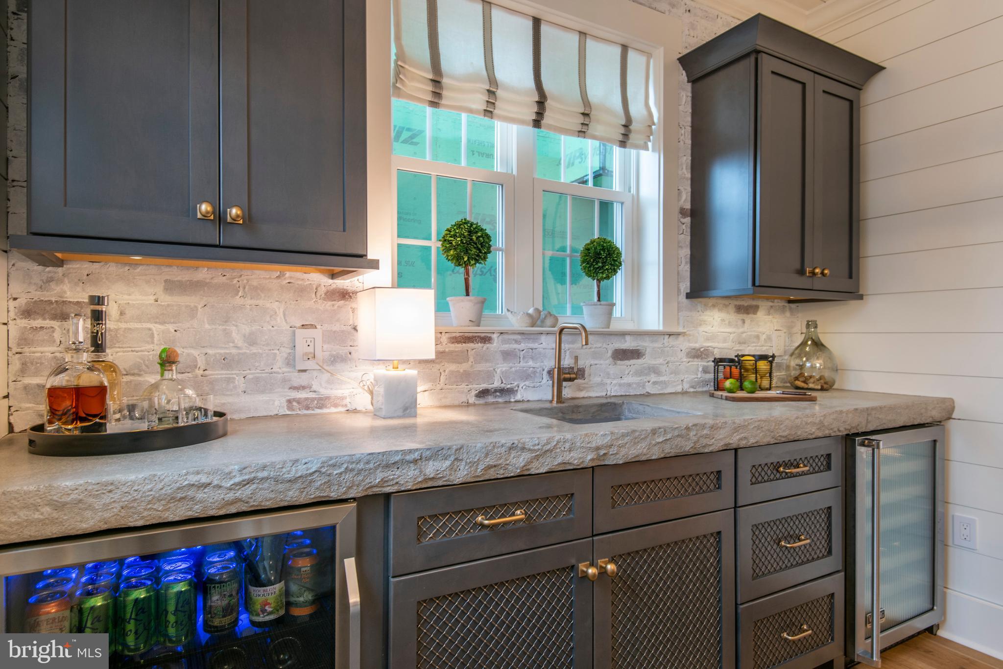 ROXBOROUGH - Residential