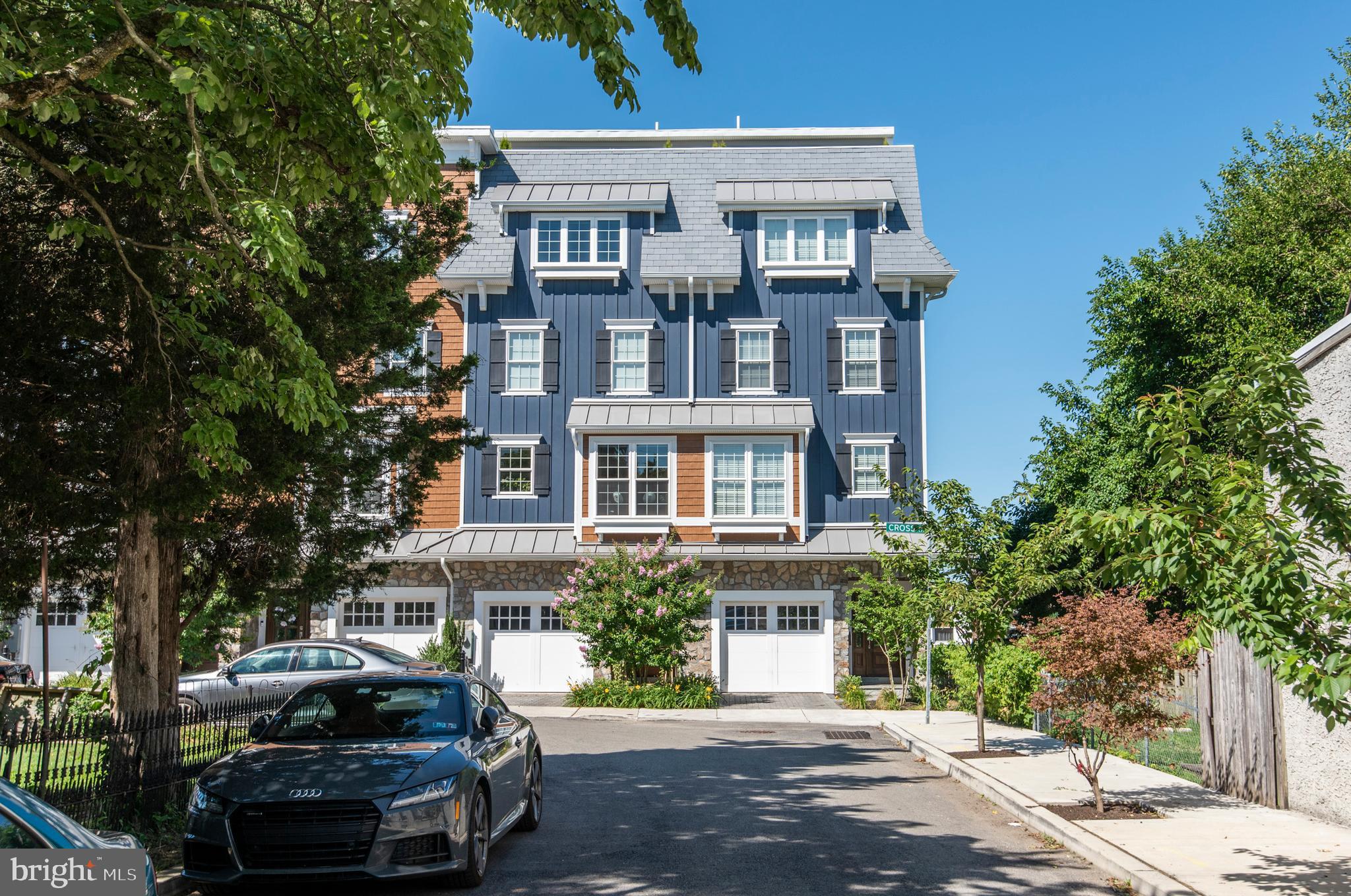 ROXBOROUGH - Residential