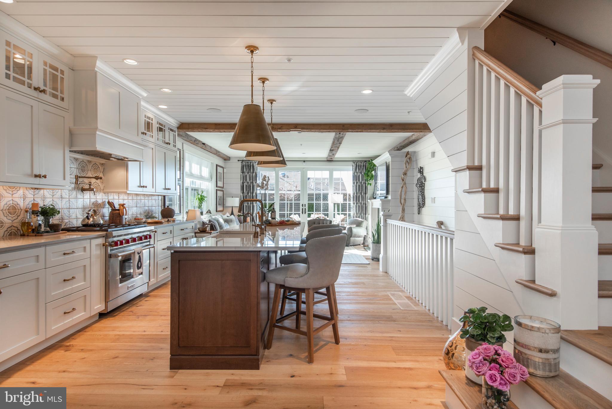 ROXBOROUGH - Residential