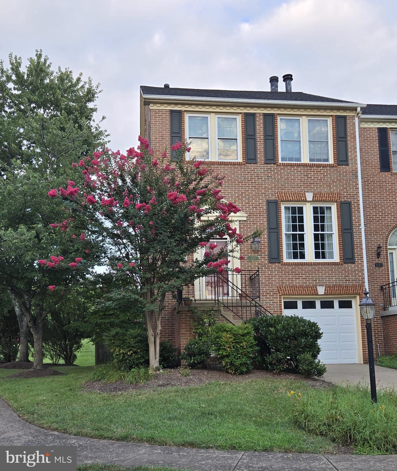 9193 MERRYBELL COURT