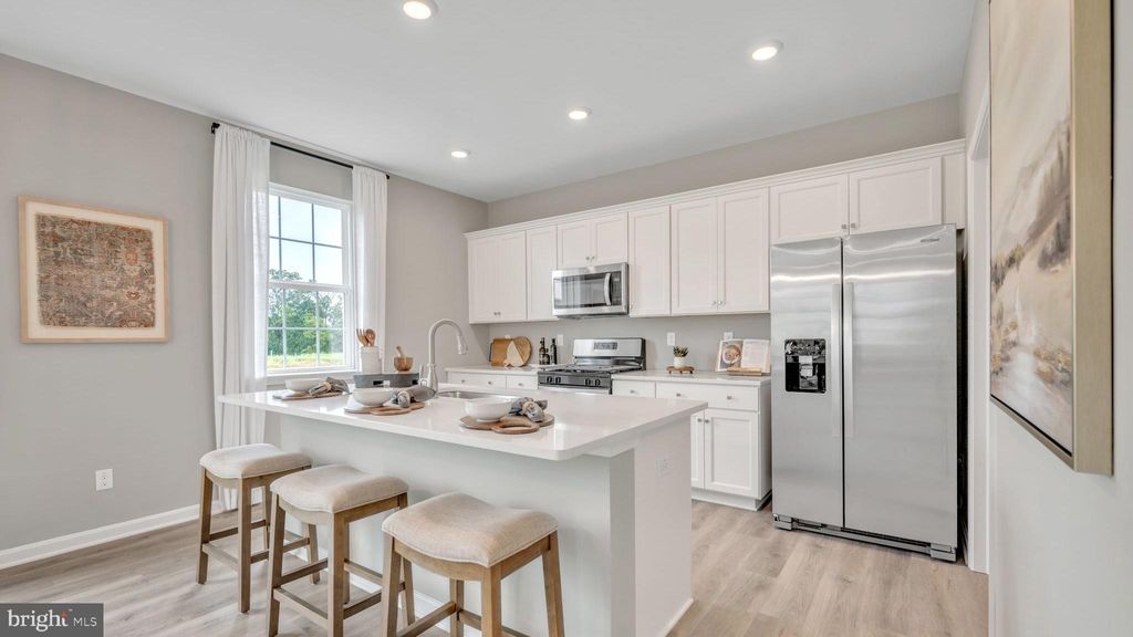 Photo of 225 Bella Drive, YORK, PA 17404 (MLS # PAYK2093490)