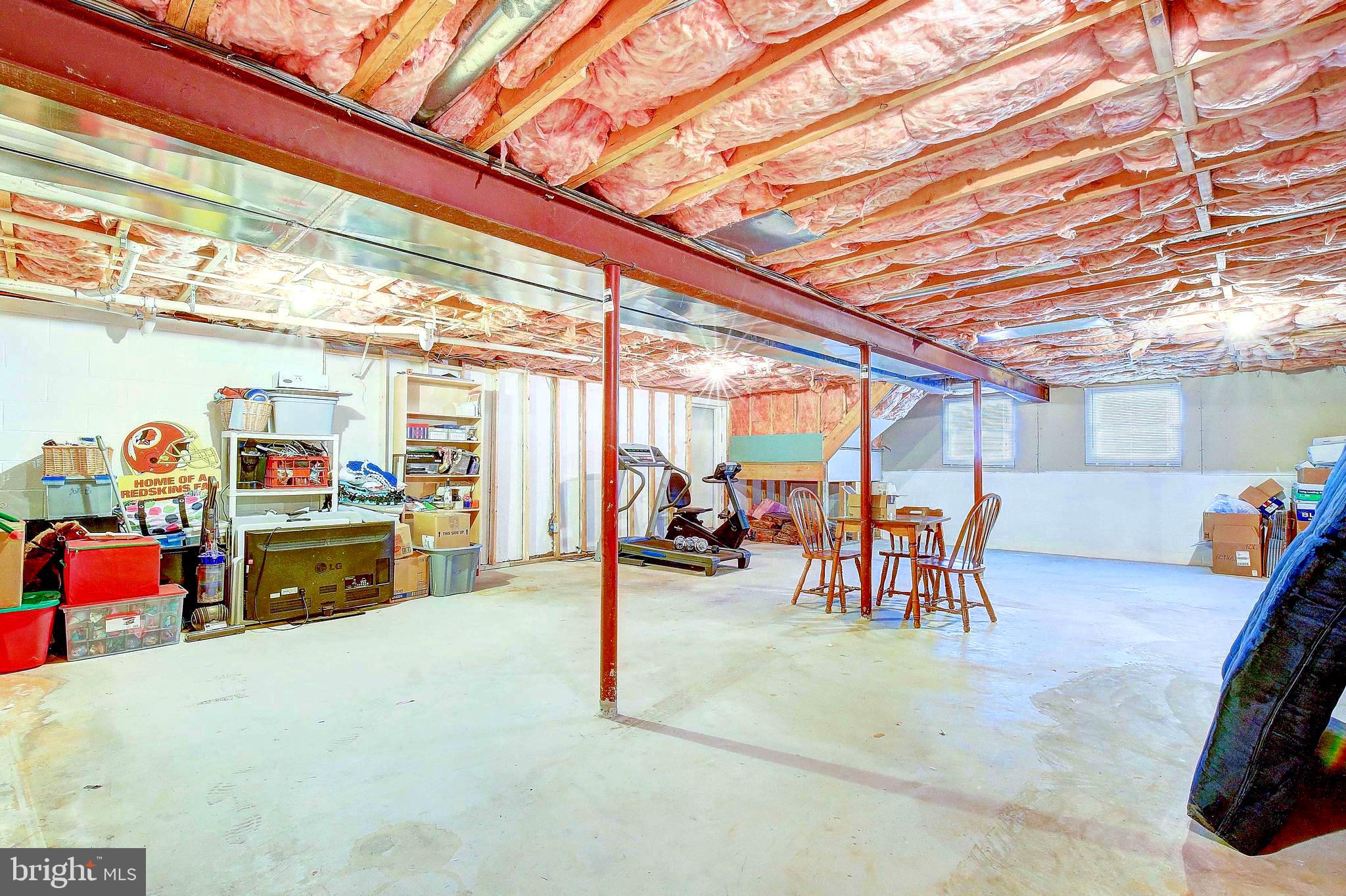 ROLLING HILLS - Residential