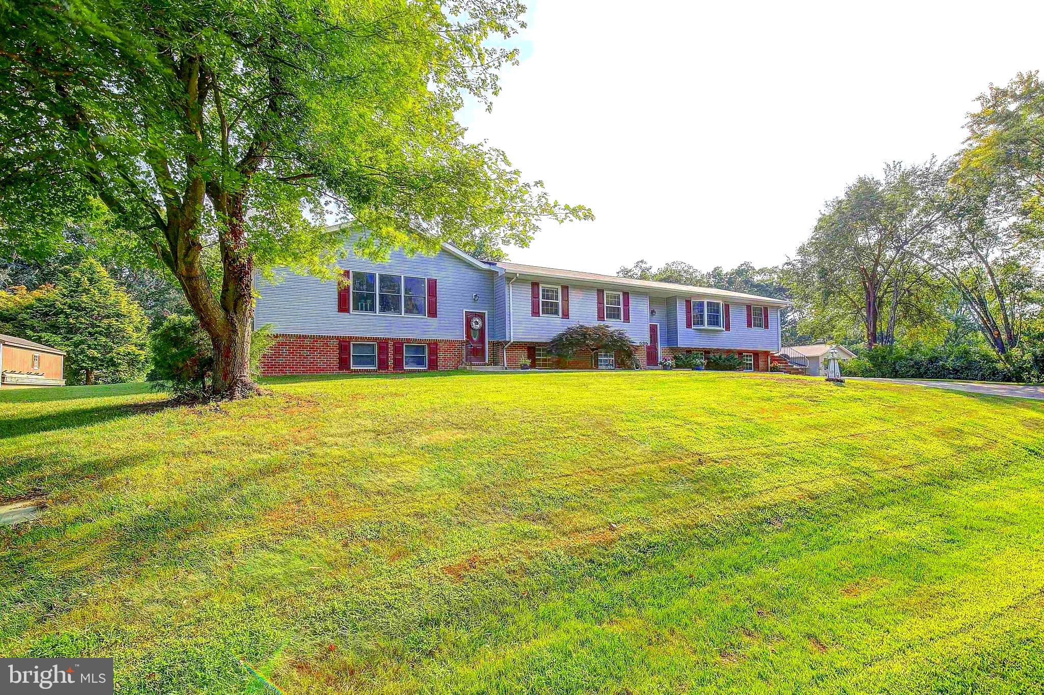 ROLLING HILLS - Residential