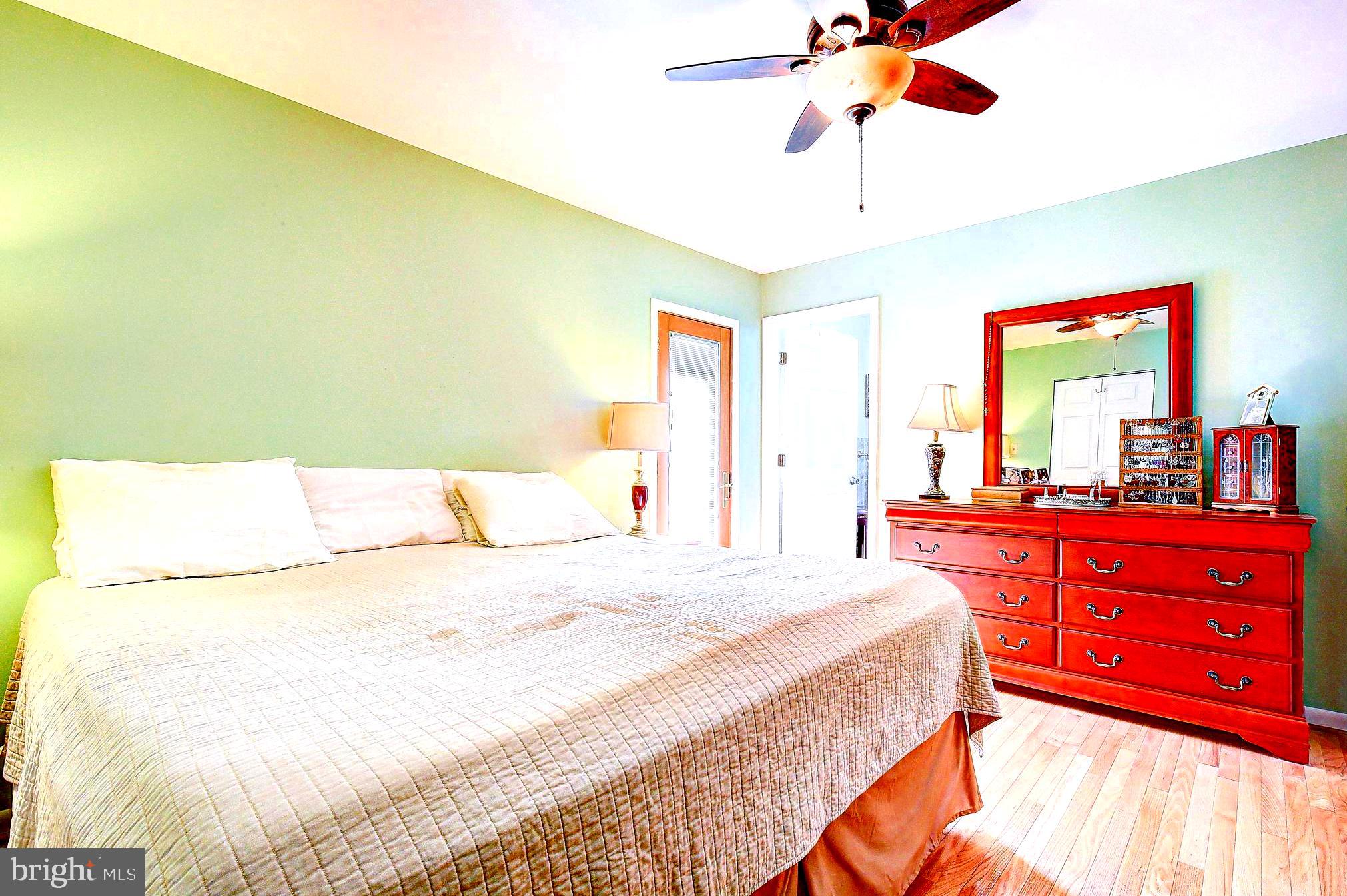 ROLLING HILLS - Residential