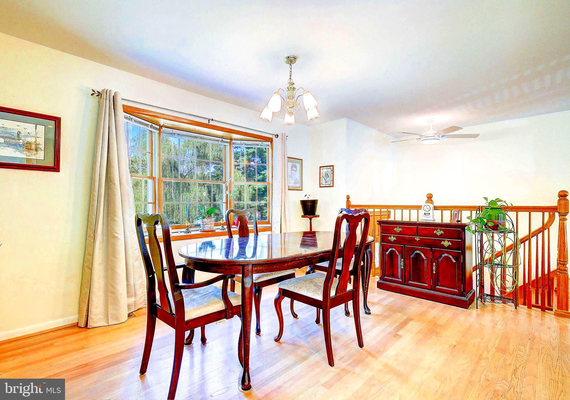 ROLLING HILLS - Residential