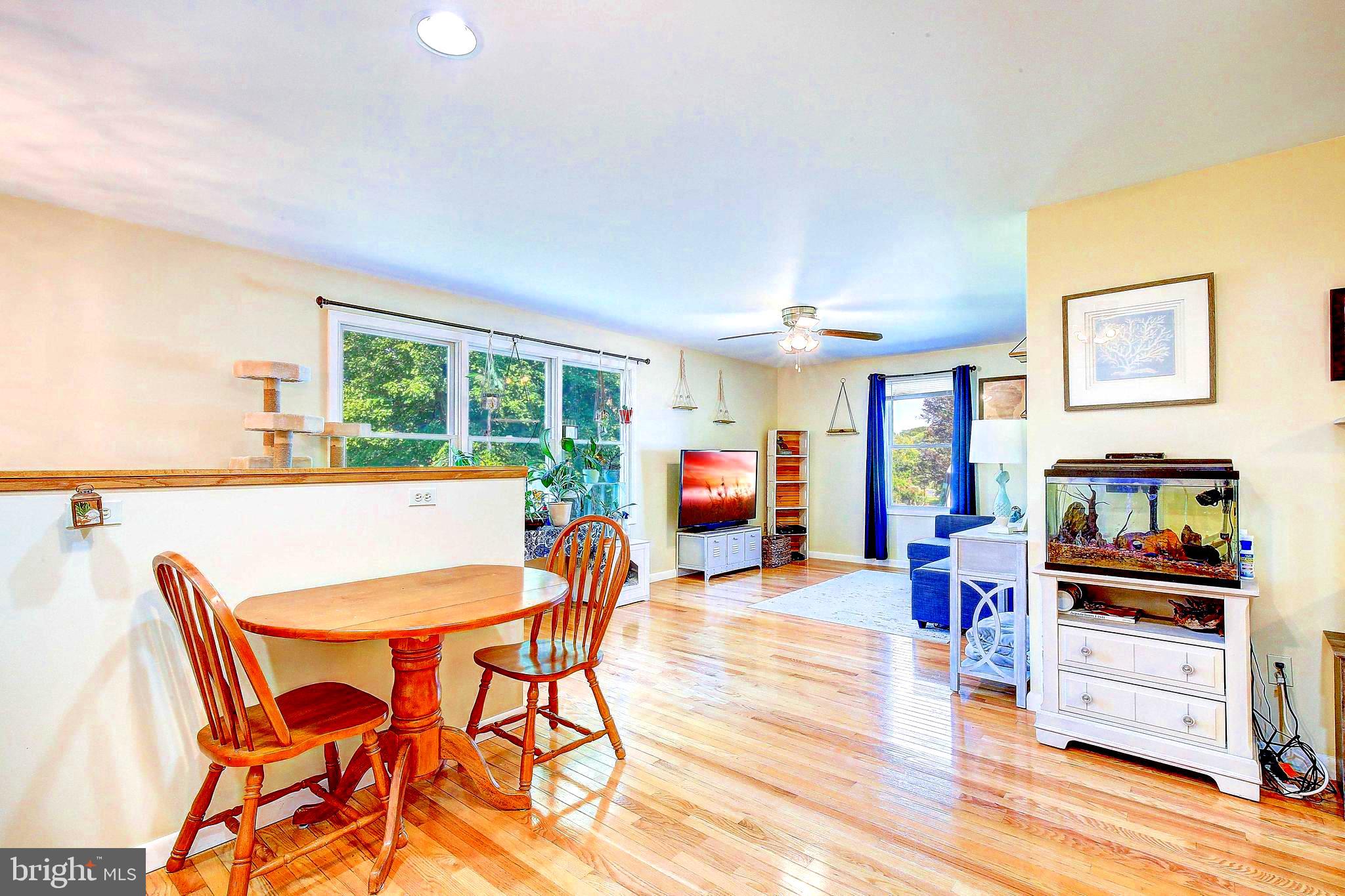 ROLLING HILLS - Residential