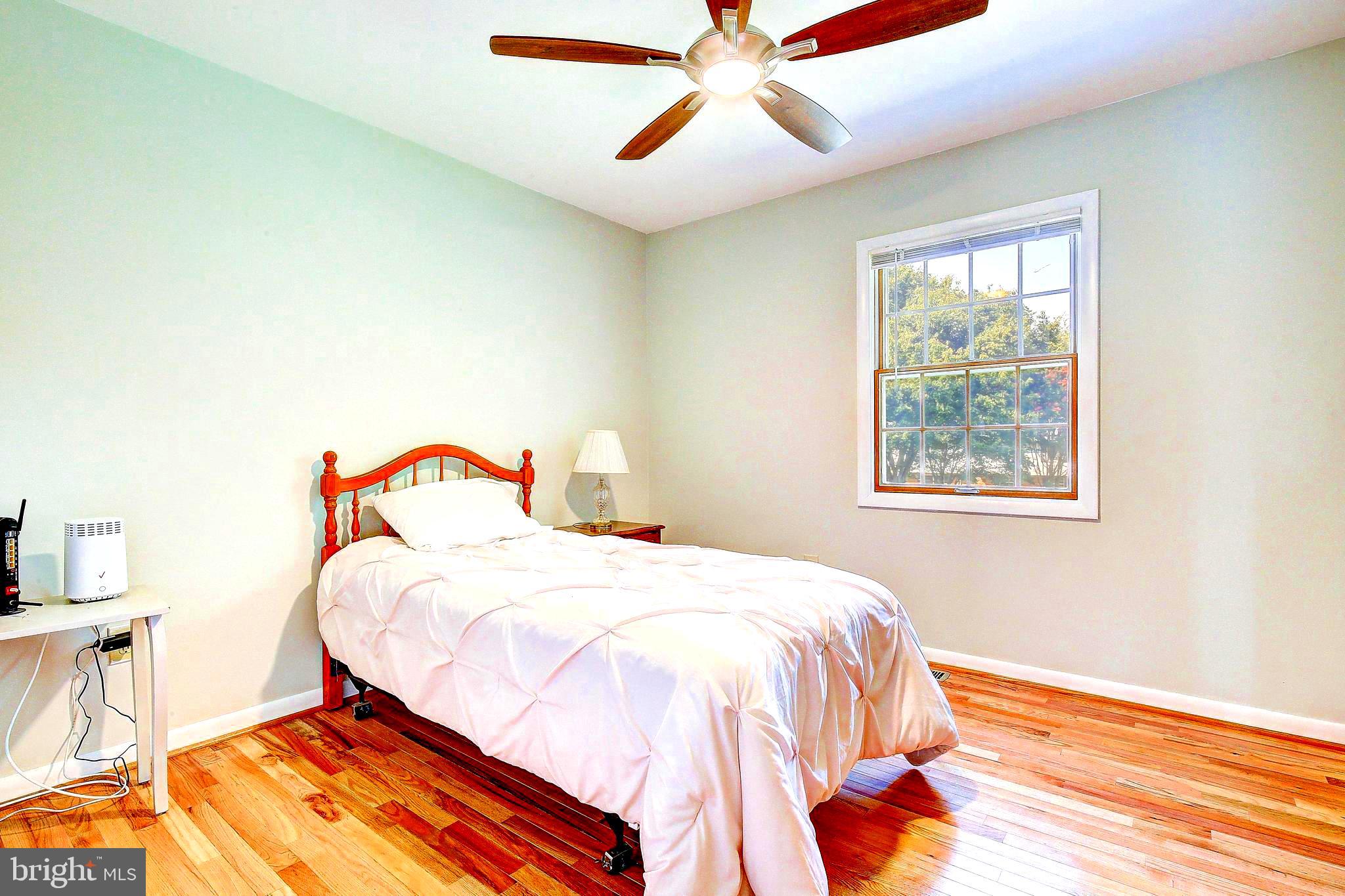 ROLLING HILLS - Residential