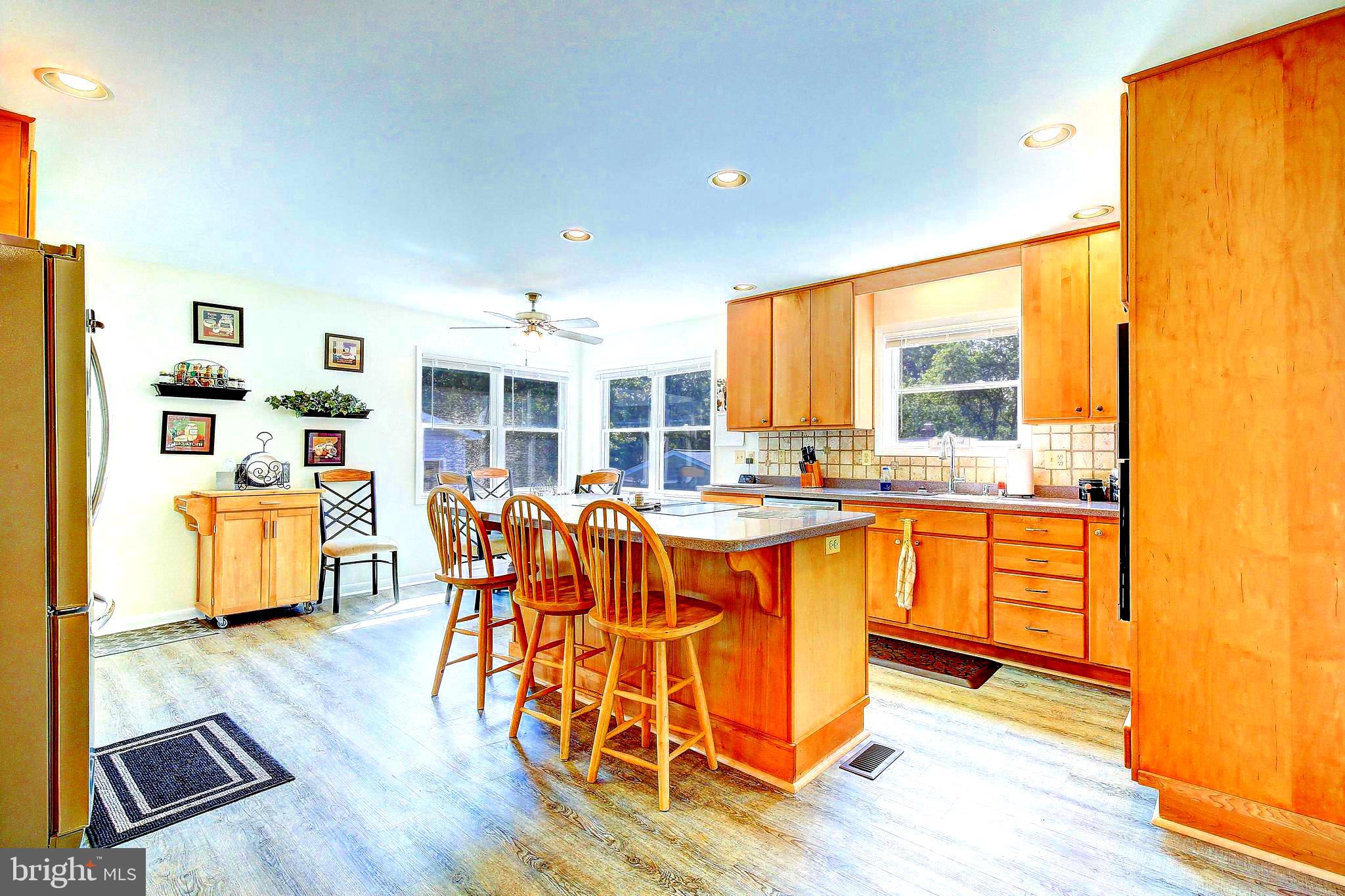 ROLLING HILLS - Residential