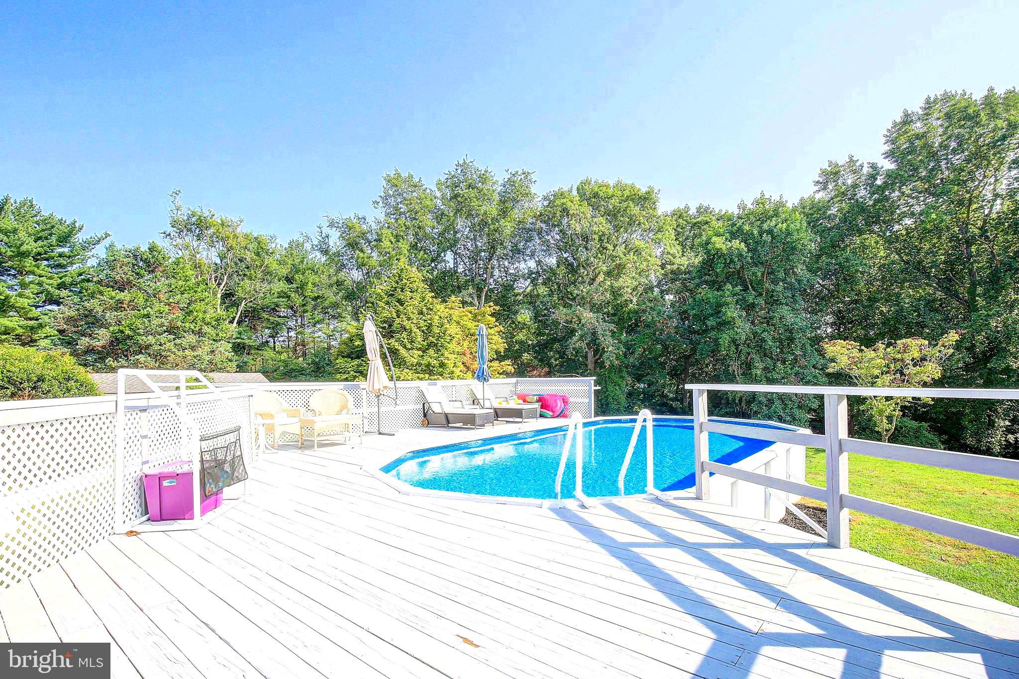 ROLLING HILLS - Residential