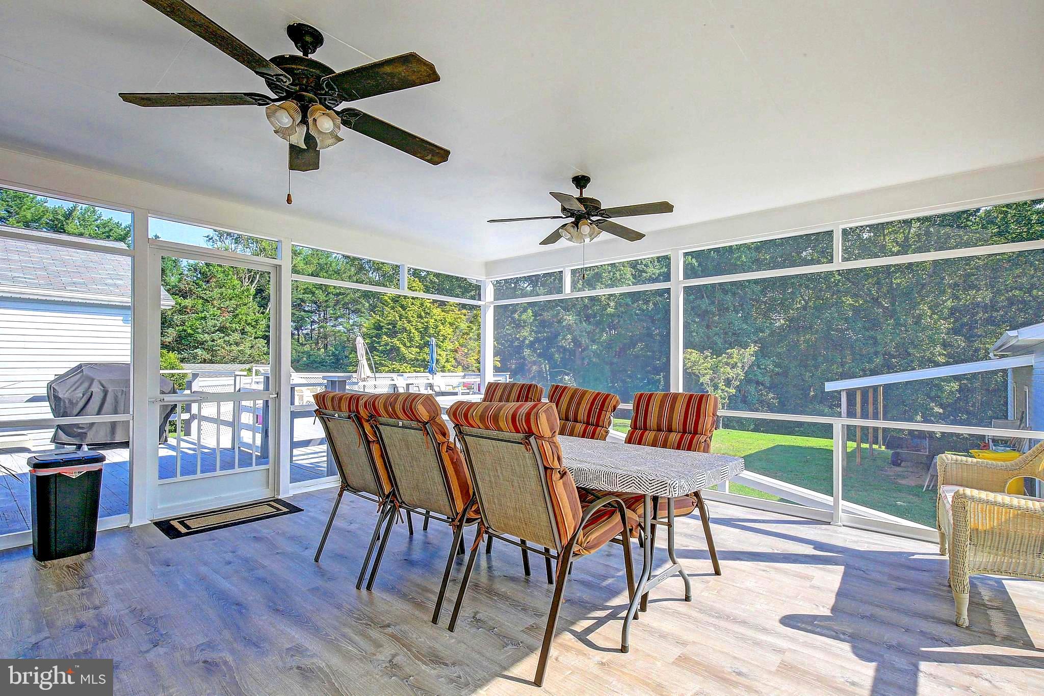 ROLLING HILLS - Residential