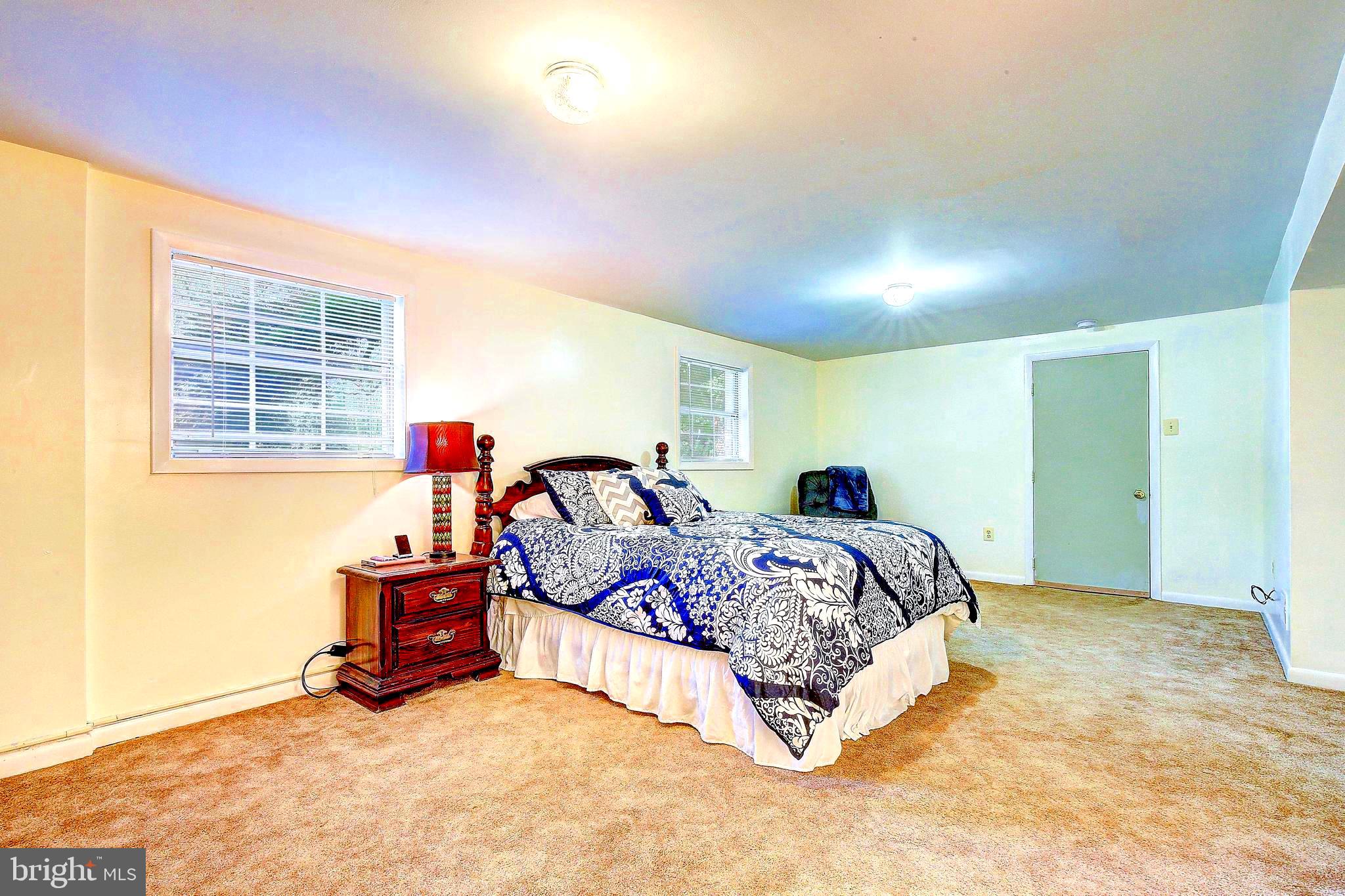 ROLLING HILLS - Residential