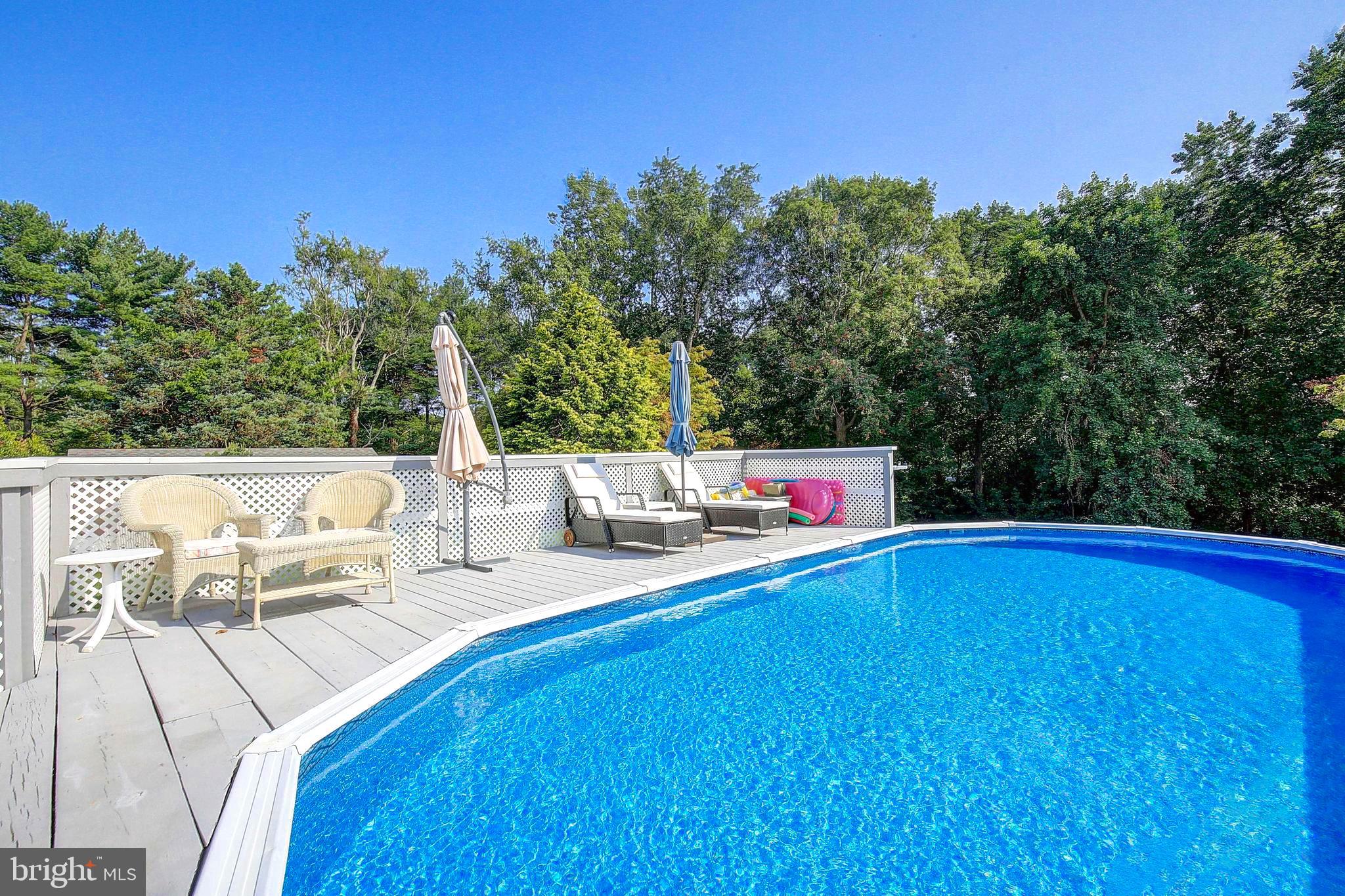 ROLLING HILLS - Residential