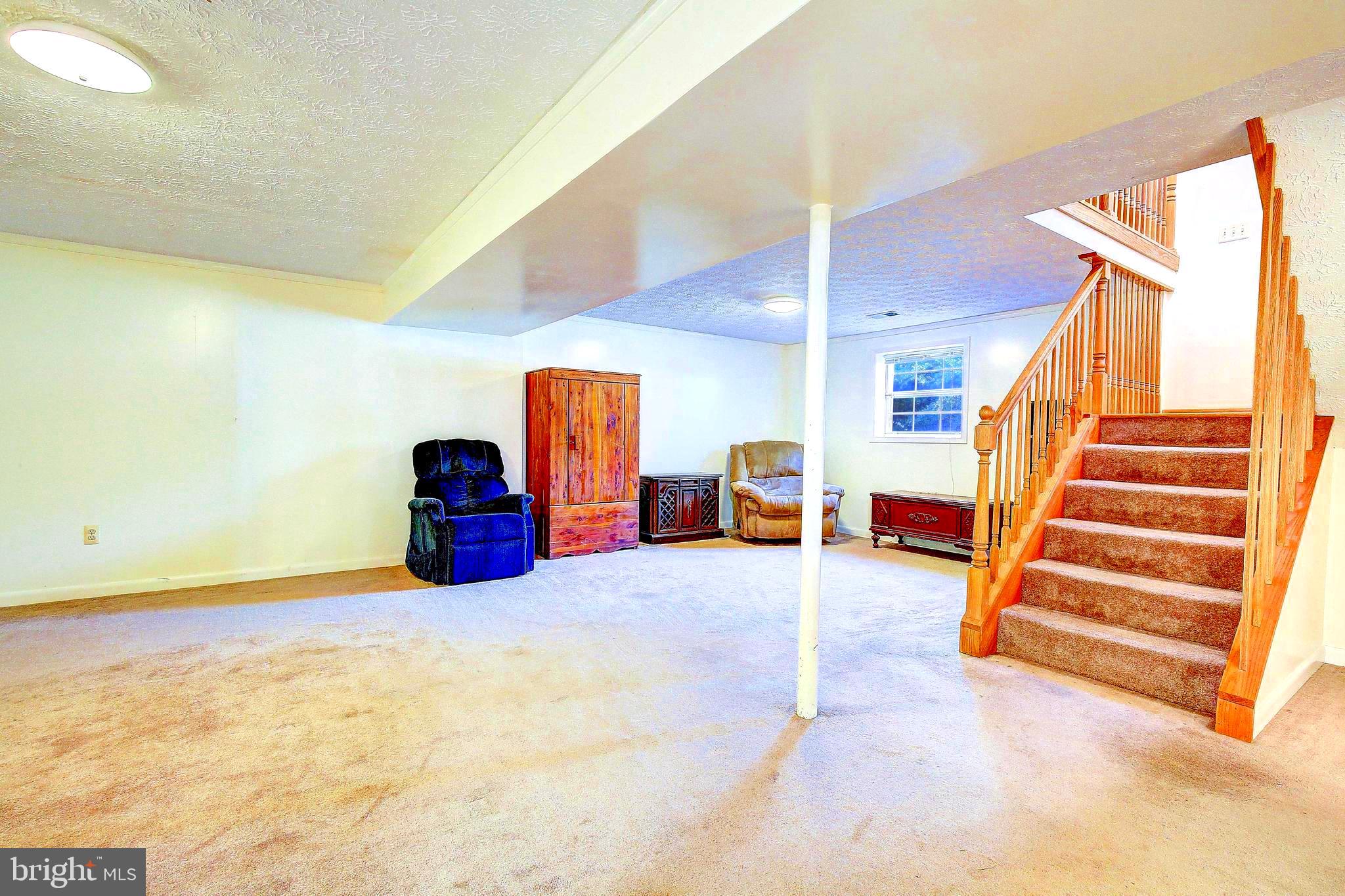 ROLLING HILLS - Residential