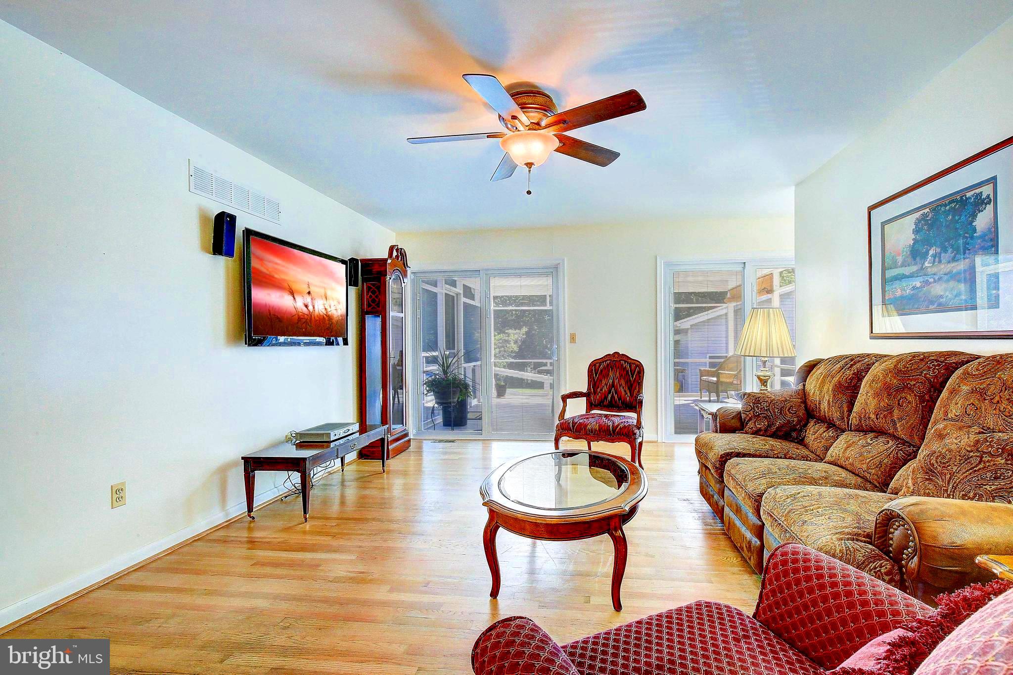 ROLLING HILLS - Residential