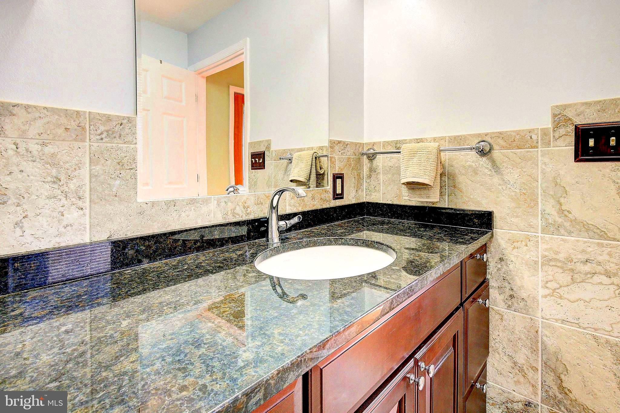 ROLLING HILLS - Residential