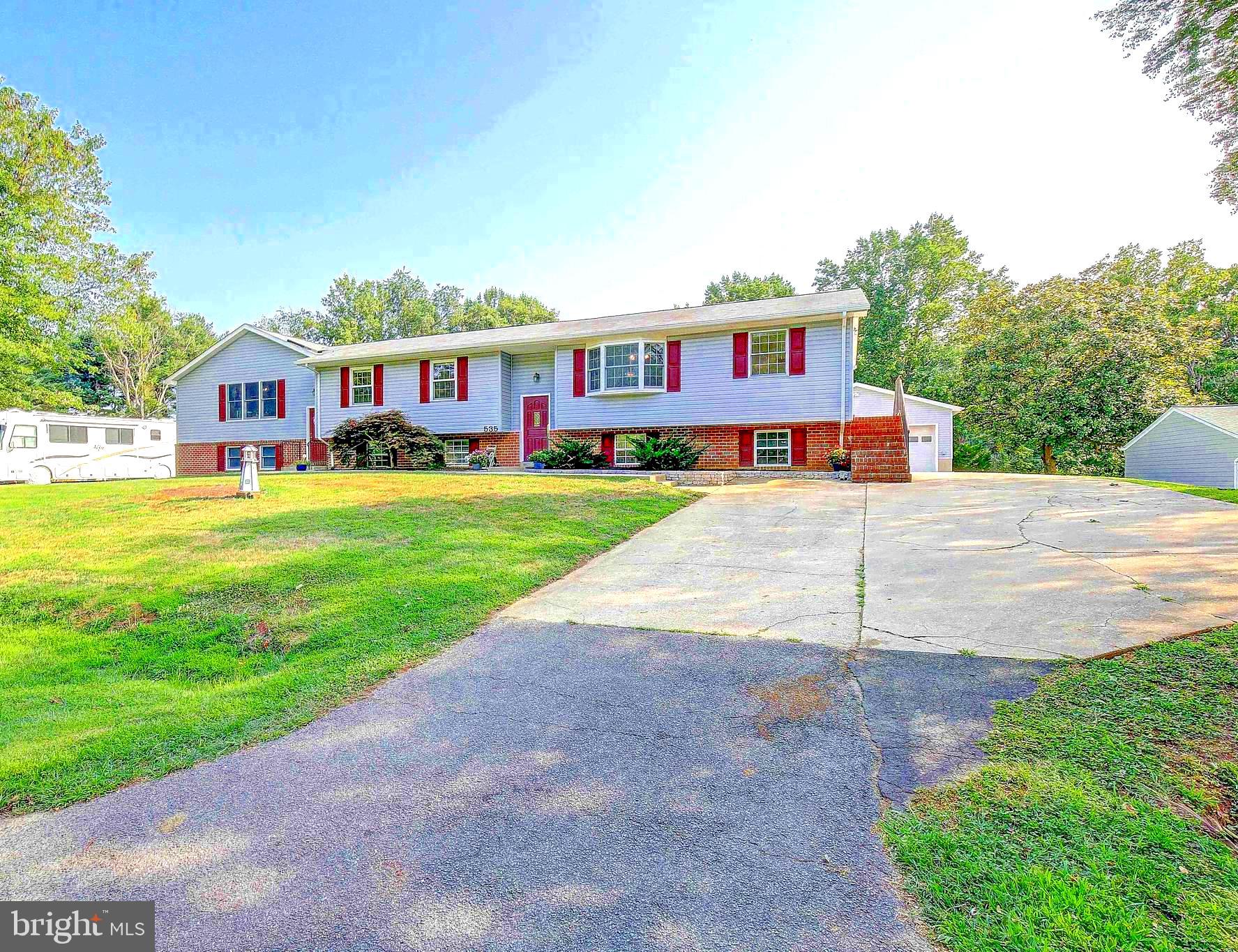 ROLLING HILLS - Residential