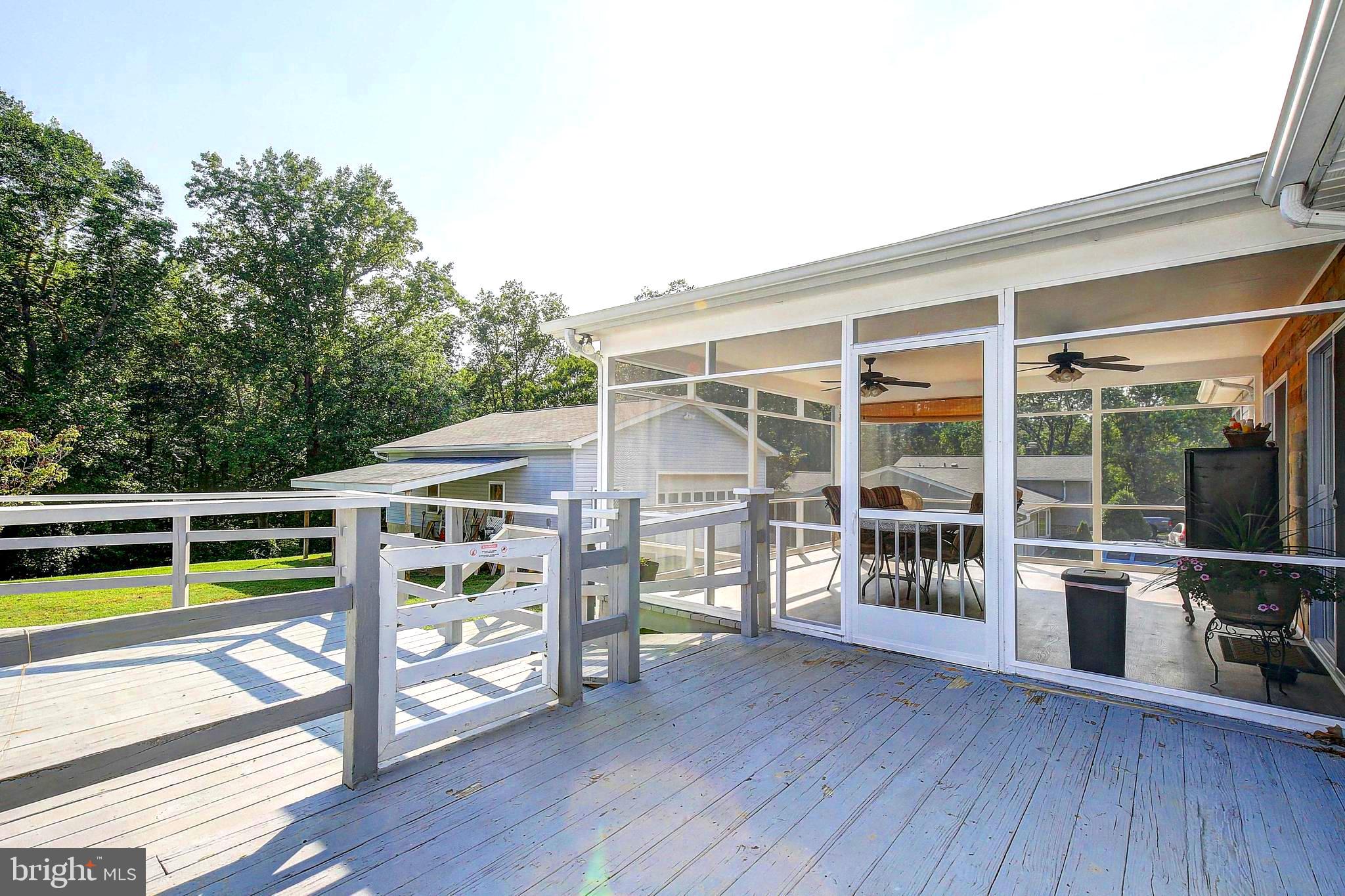 ROLLING HILLS - Residential